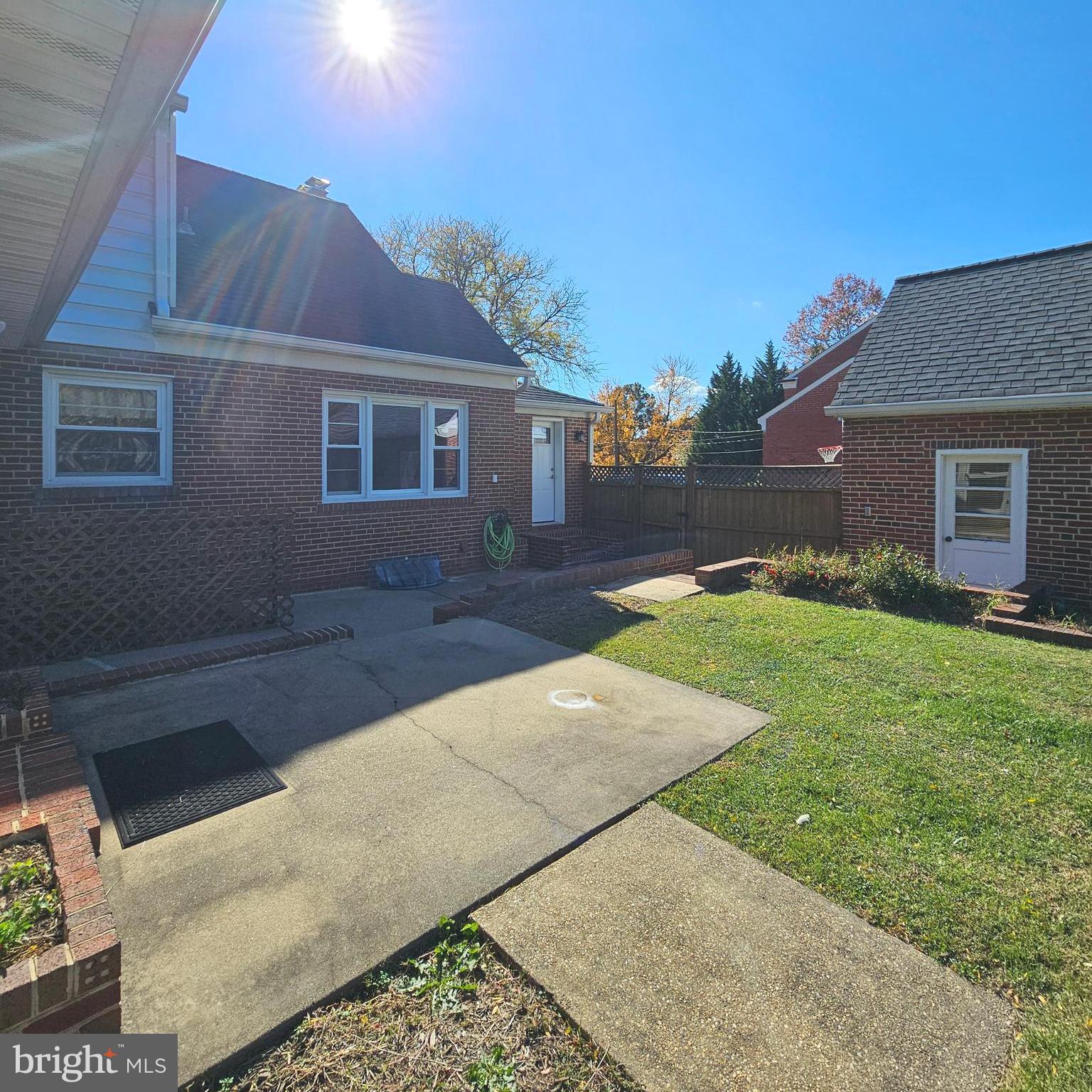 GLEN ACRES - Residential Lease