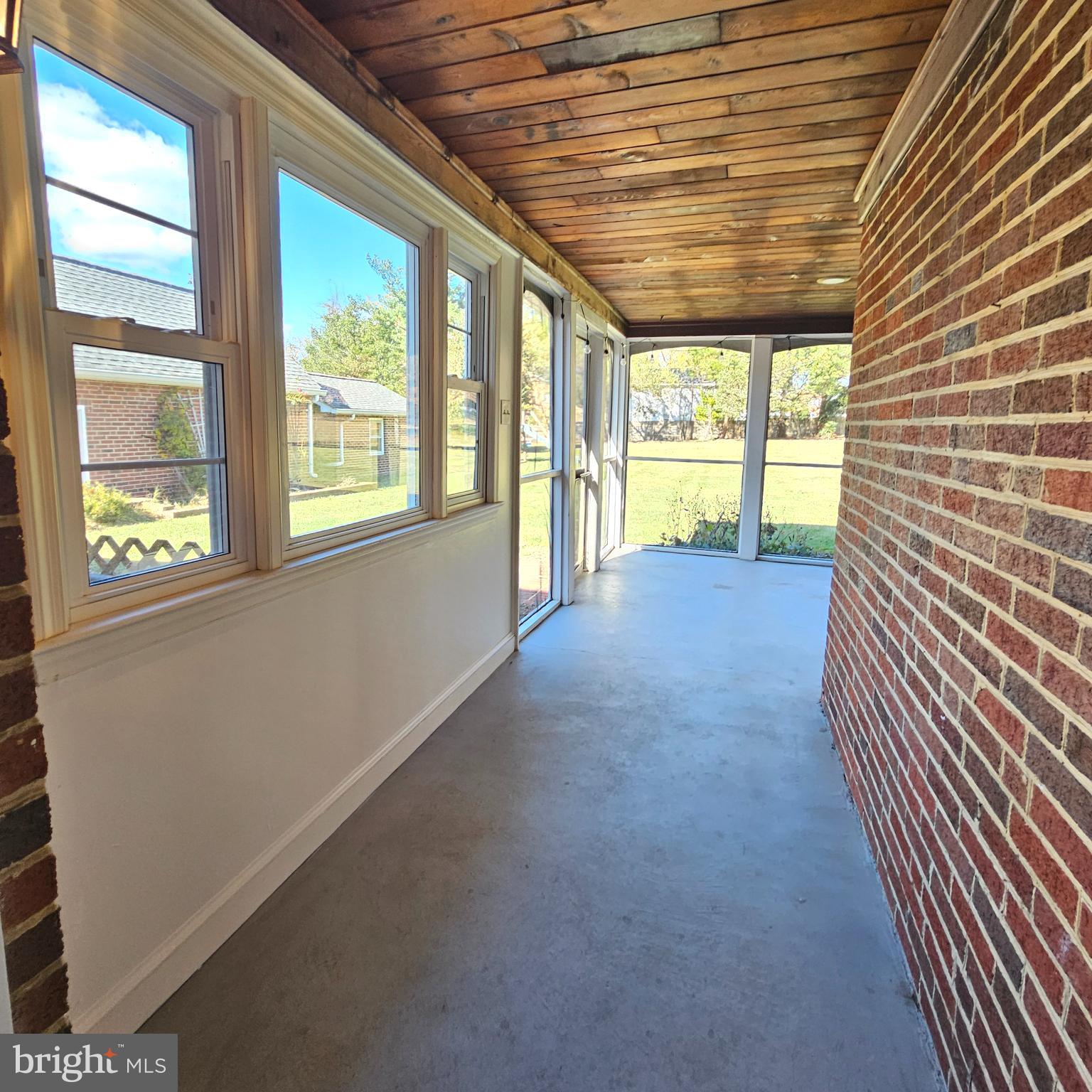 GLEN ACRES - Residential Lease