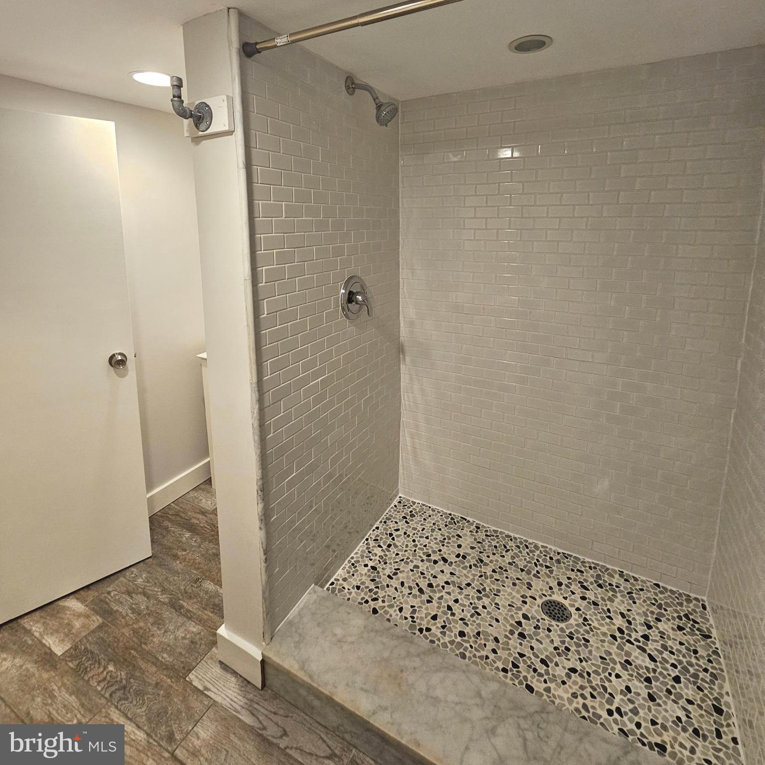 GLEN ACRES - Residential Lease