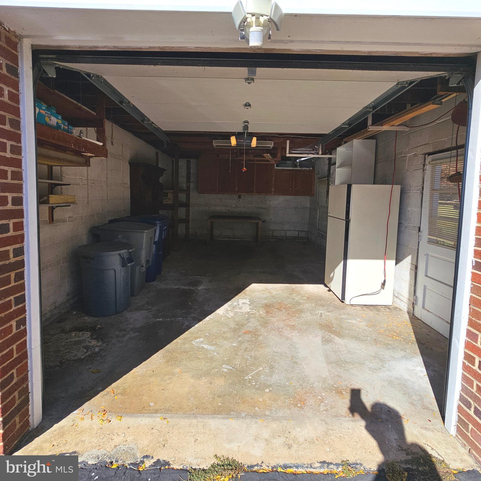 GLEN ACRES - Residential Lease