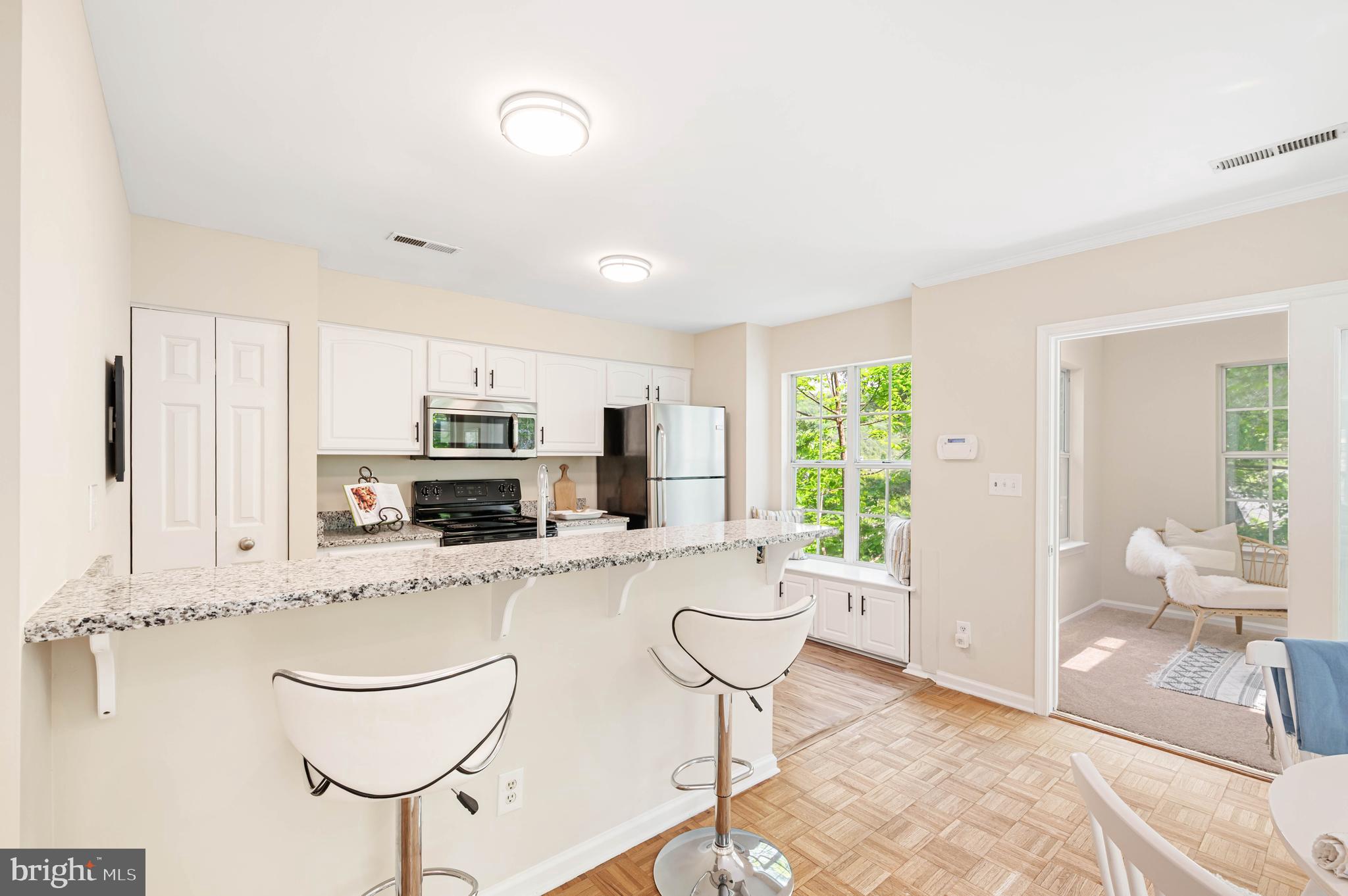 WILLOW LAKE - Residential