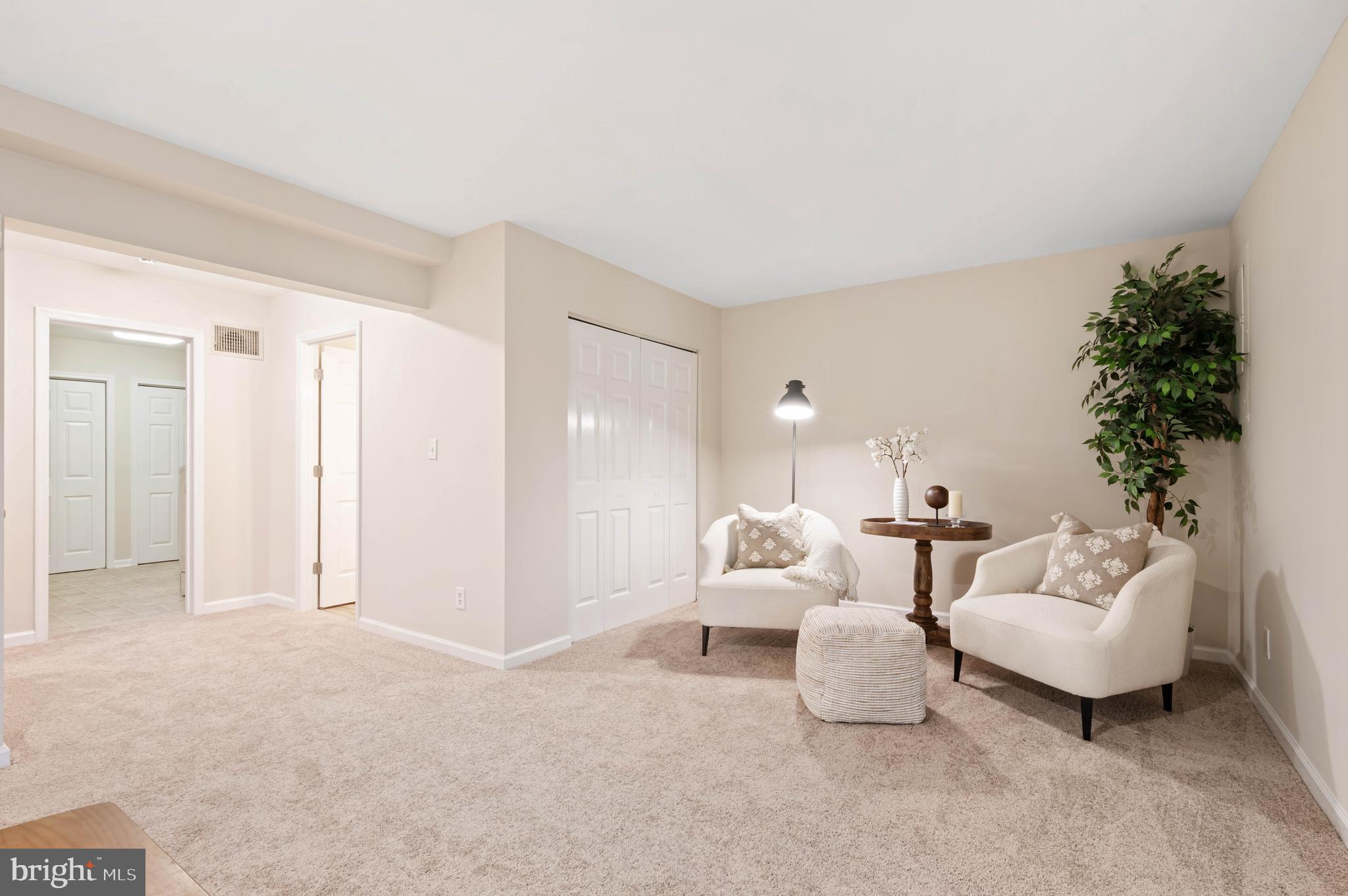 WILLOW LAKE - Residential