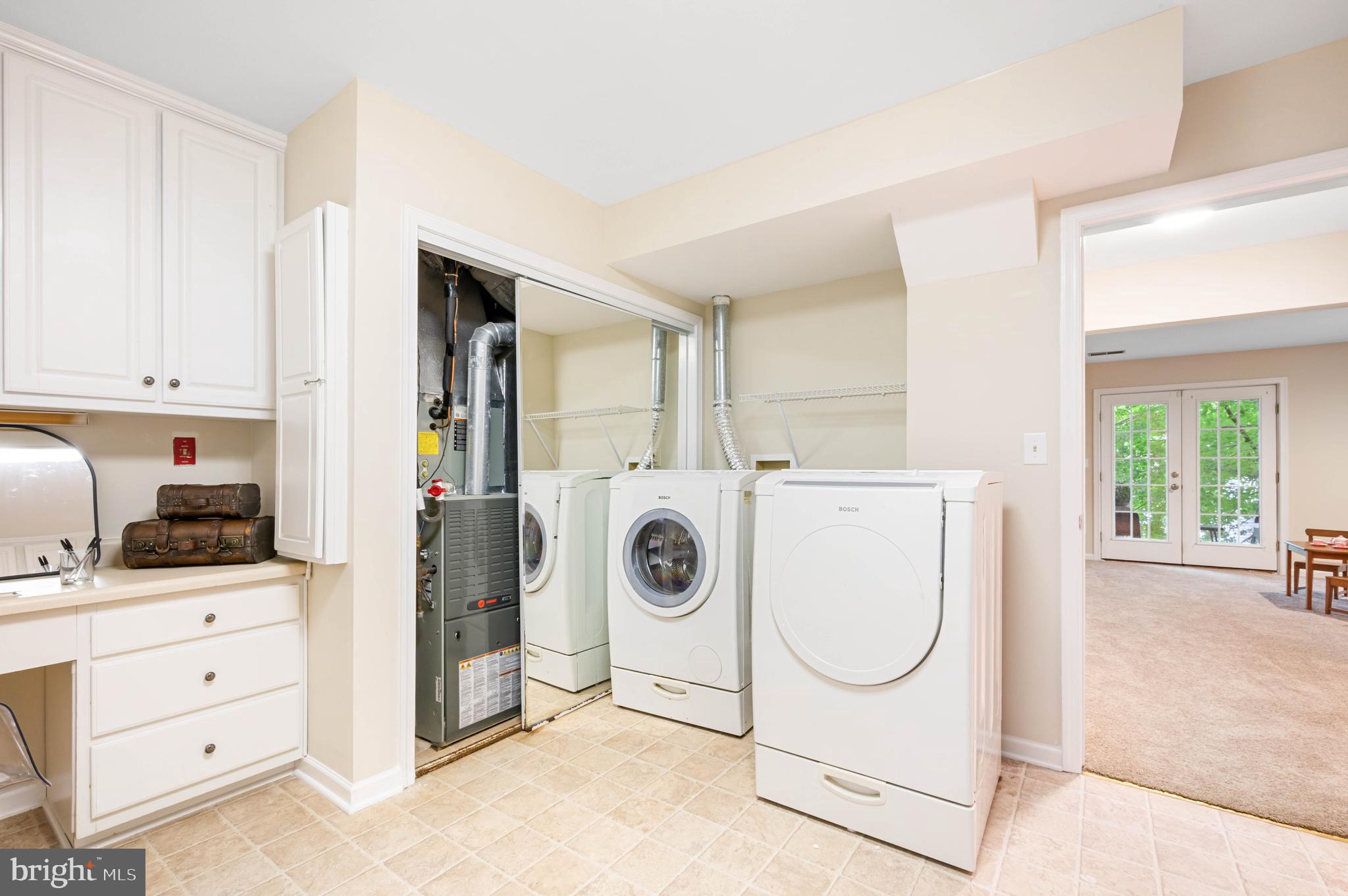 WILLOW LAKE - Residential