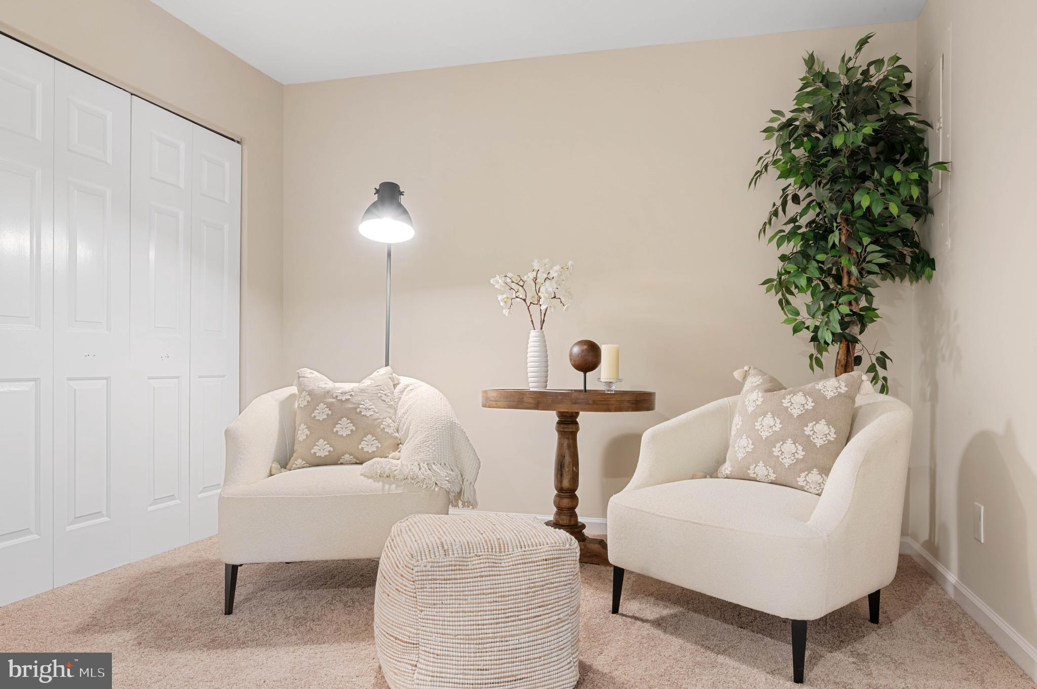 WILLOW LAKE - Residential