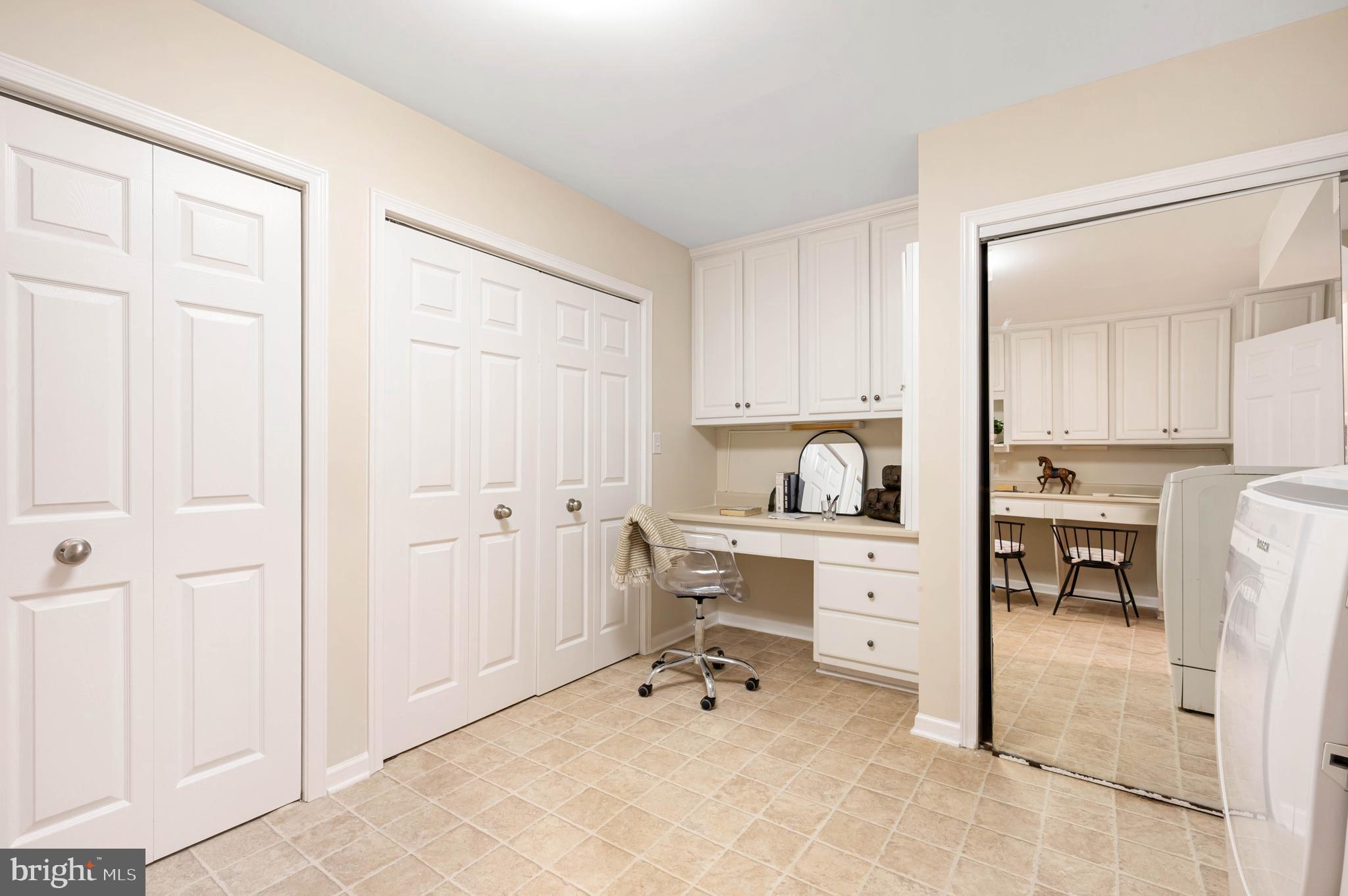 WILLOW LAKE - Residential