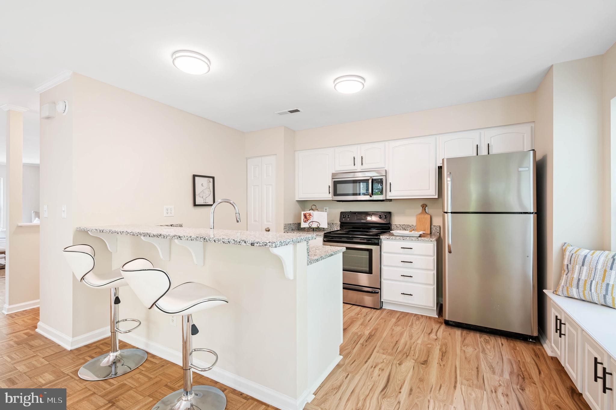 WILLOW LAKE - Residential