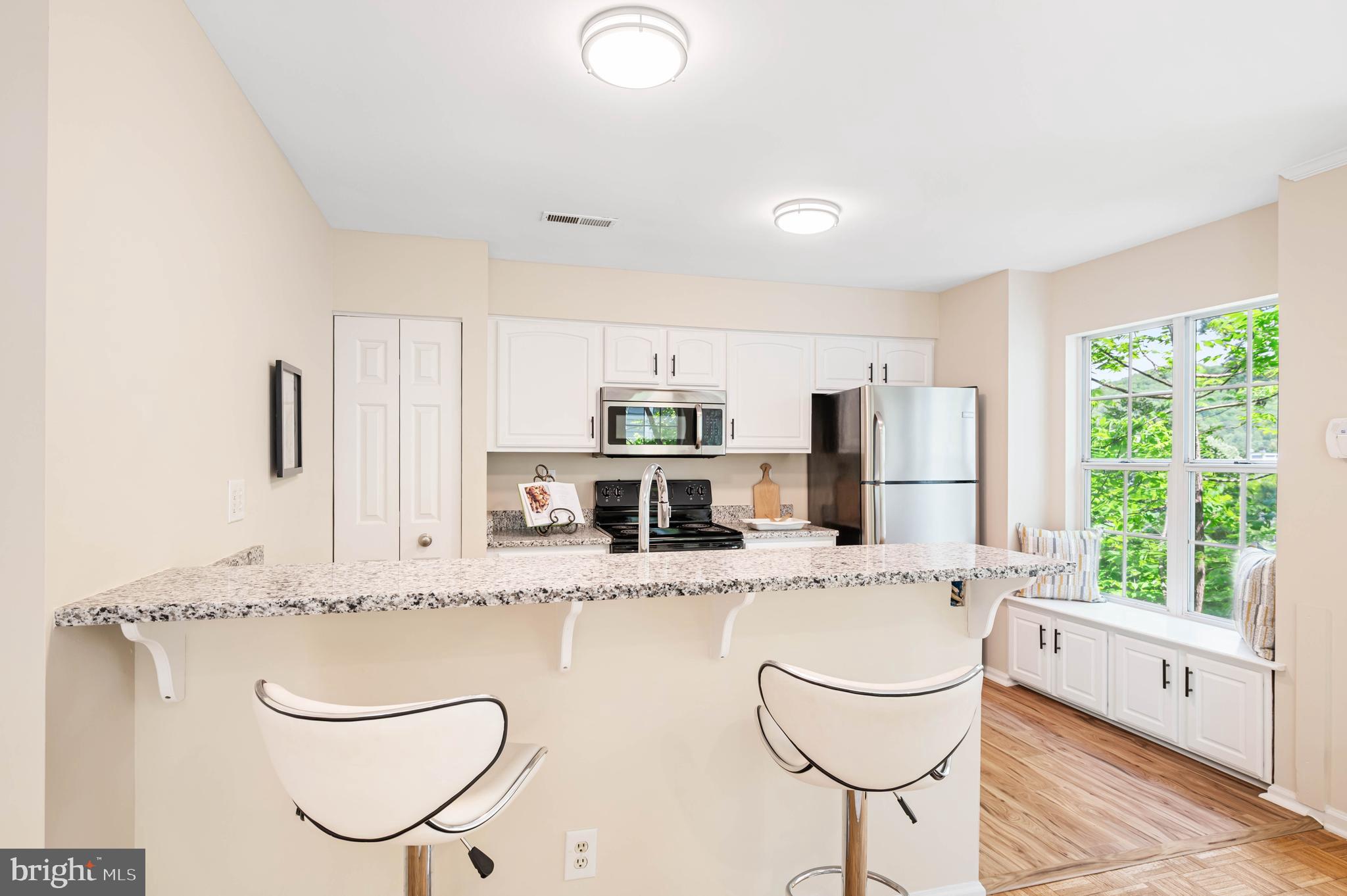 WILLOW LAKE - Residential