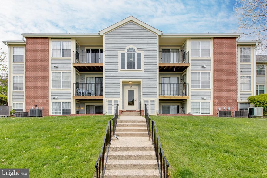 Beautifully renovated 2bed/1 bath/ backs to open space condo ; newly Renovated  kitchen(2022), newer cabinets,  granite counter top, SS appliances,  washer & dryer, (2022)and  New Windows (2024), NEW A/C (2023), ALL NEW PAINT (2024)  , professionally carpet cleaned and professionally deep cleaned.
** Immediate Move in  available **
The community club house offers an outdoor swimming pool,  walking path, shopping center near by for convenient living, and easy access to major highway.  
 LANDLORD REQUIRES CREDIT SCORE 680+ and proof of income required.