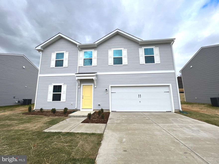 Gorgeous 5 bedrooms new construction home for RENT! first floor has one bedroom with full bathroom, study room, open kitchen. second floor have 4 bedrooms with 2 full bathrooms, and one open loft can be nice living space or game room. Minutes to I-81 and across street to shopping center. A must see!