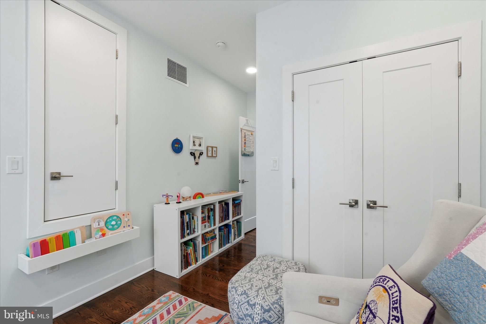 FAIRMOUNT - Residential