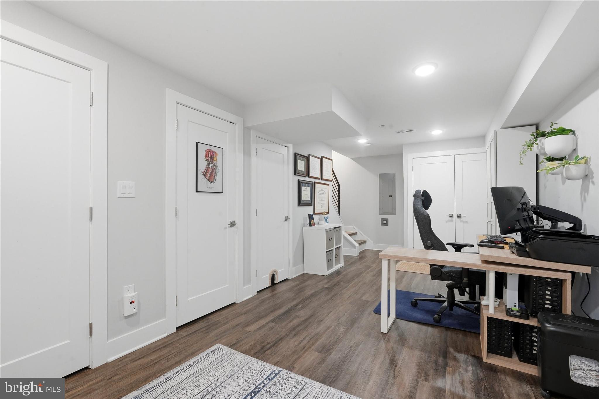 FAIRMOUNT - Residential