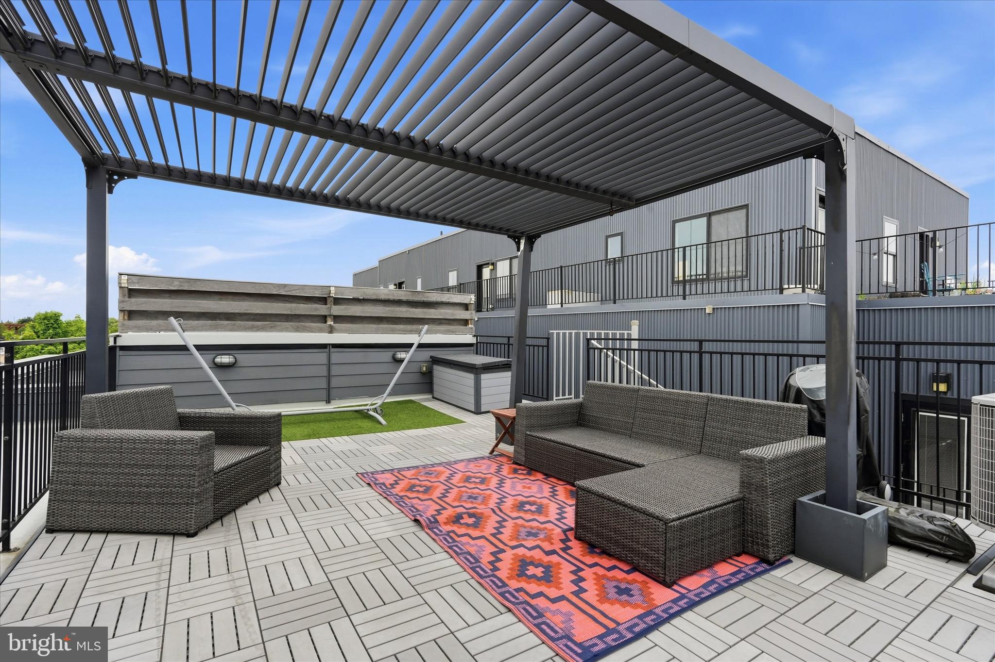 FAIRMOUNT - Residential