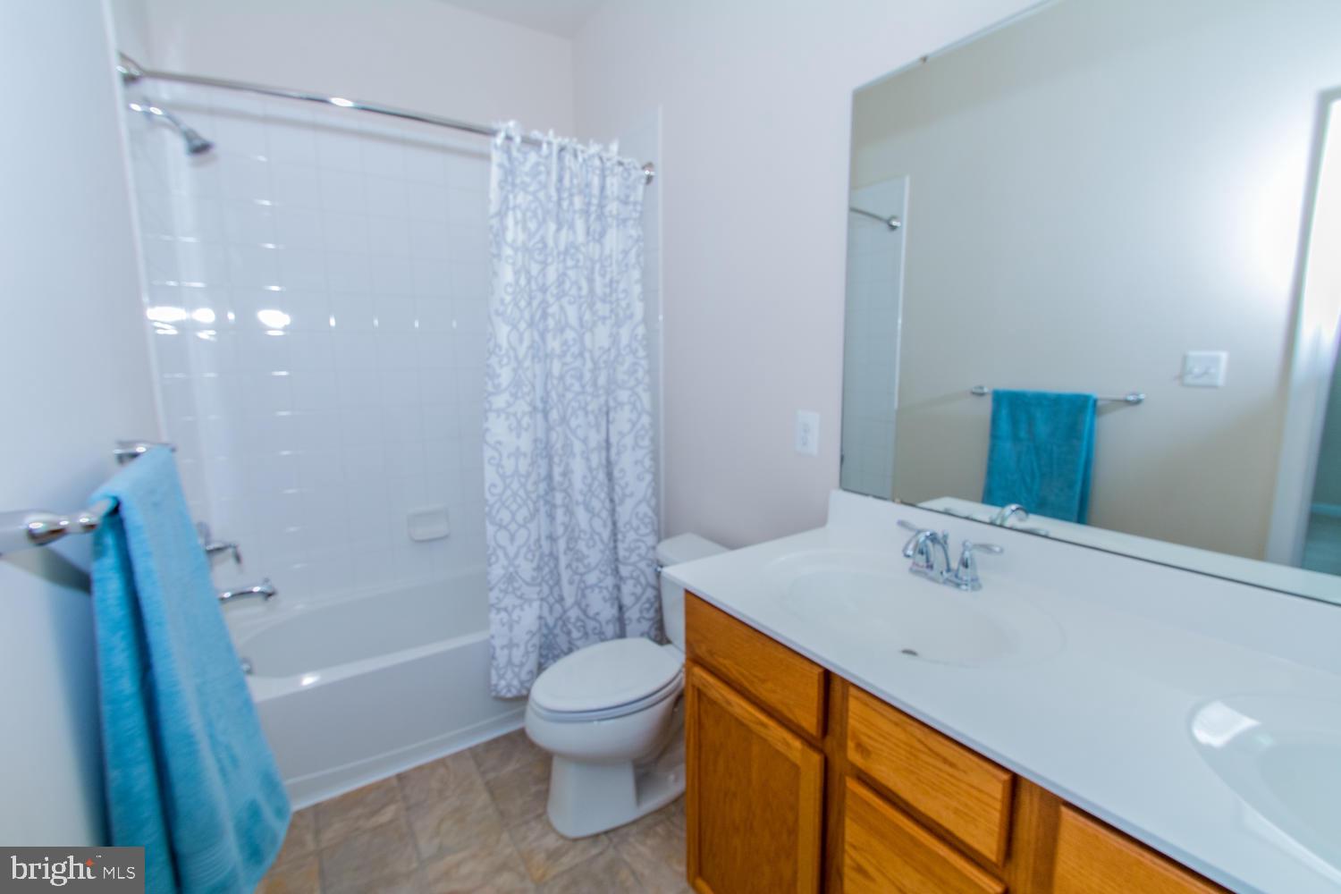 CREEKSIDE VILLAGE AT TANYARD SPRINGS - Residential