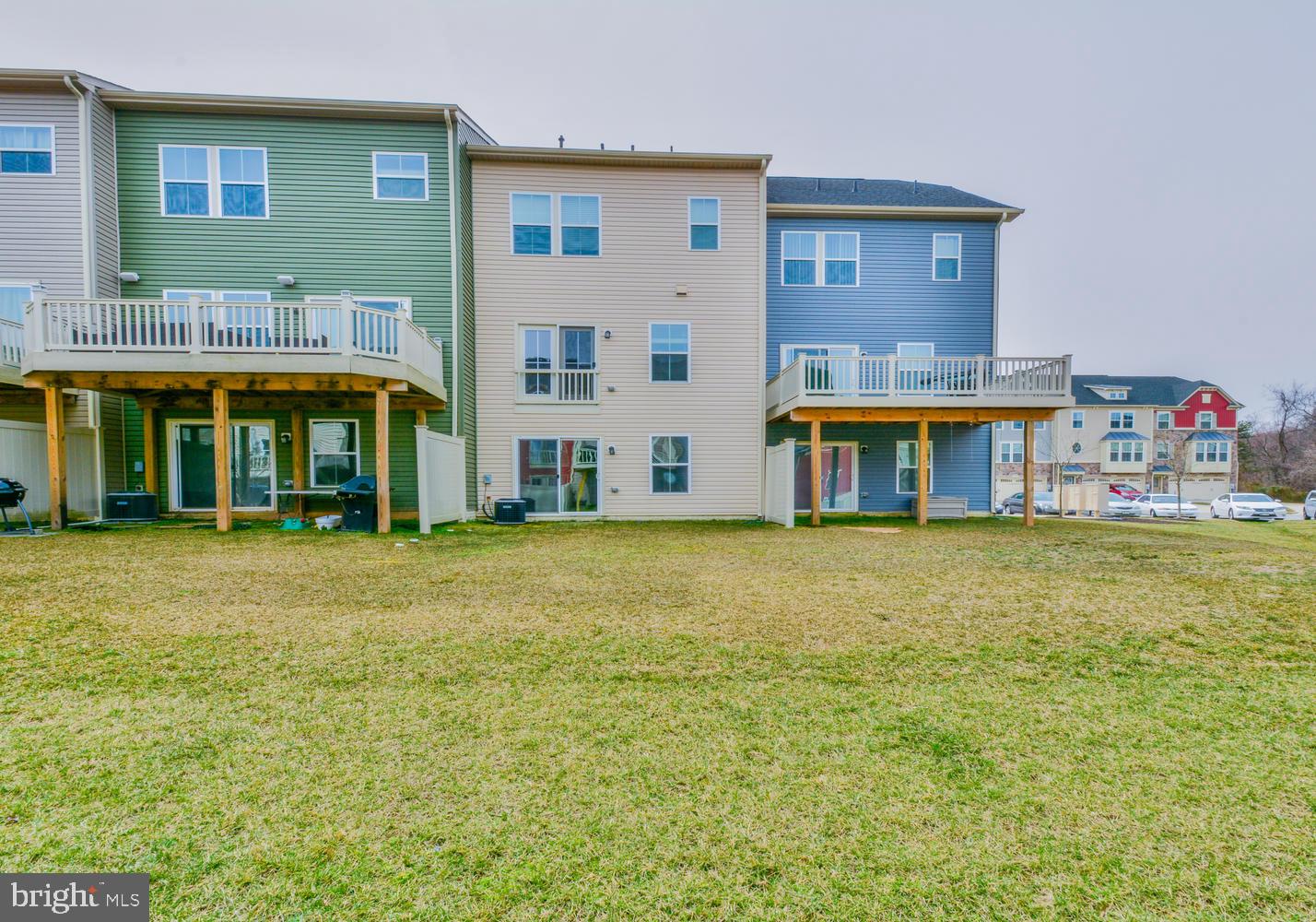 CREEKSIDE VILLAGE AT TANYARD SPRINGS - Residential