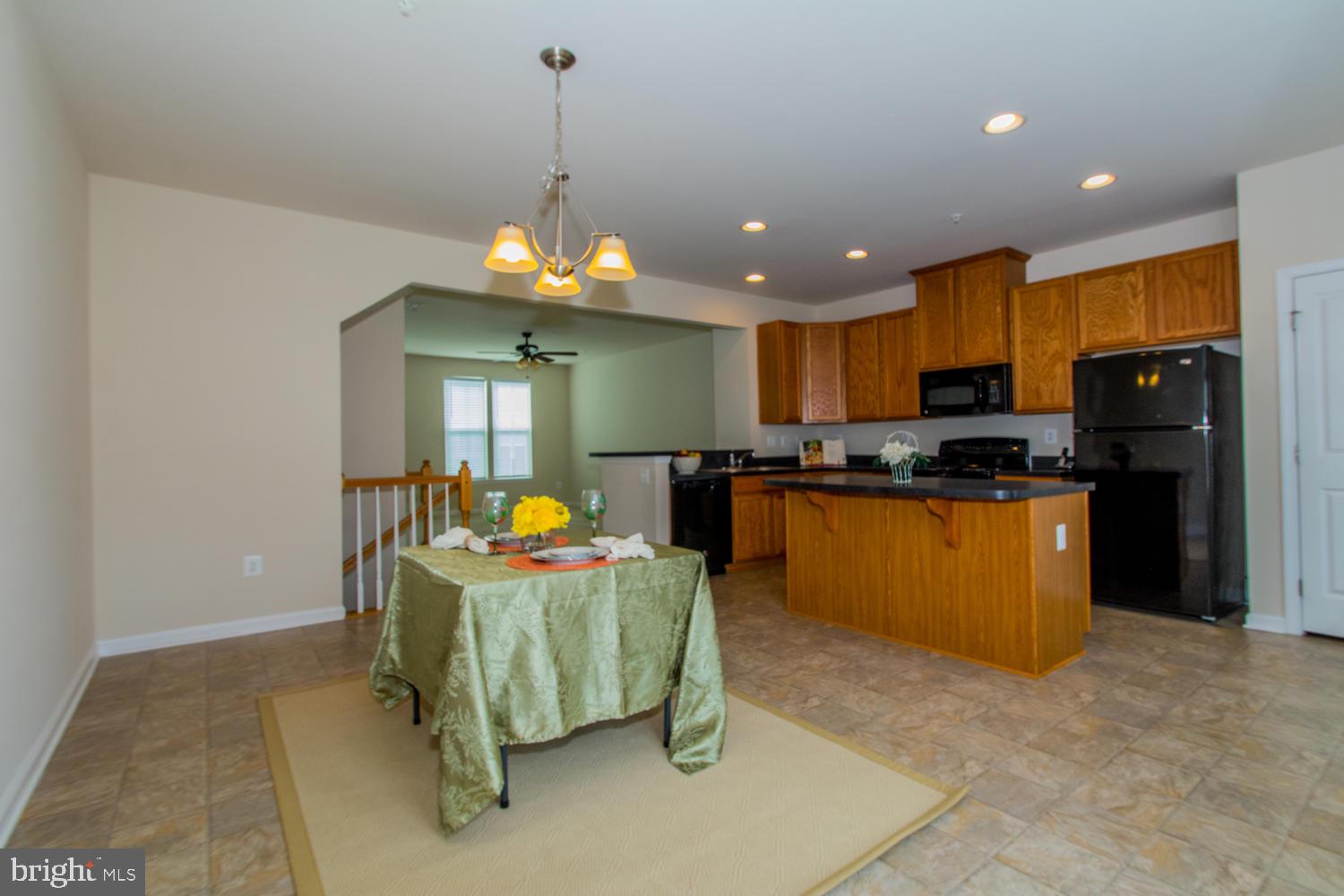 CREEKSIDE VILLAGE AT TANYARD SPRINGS - Residential