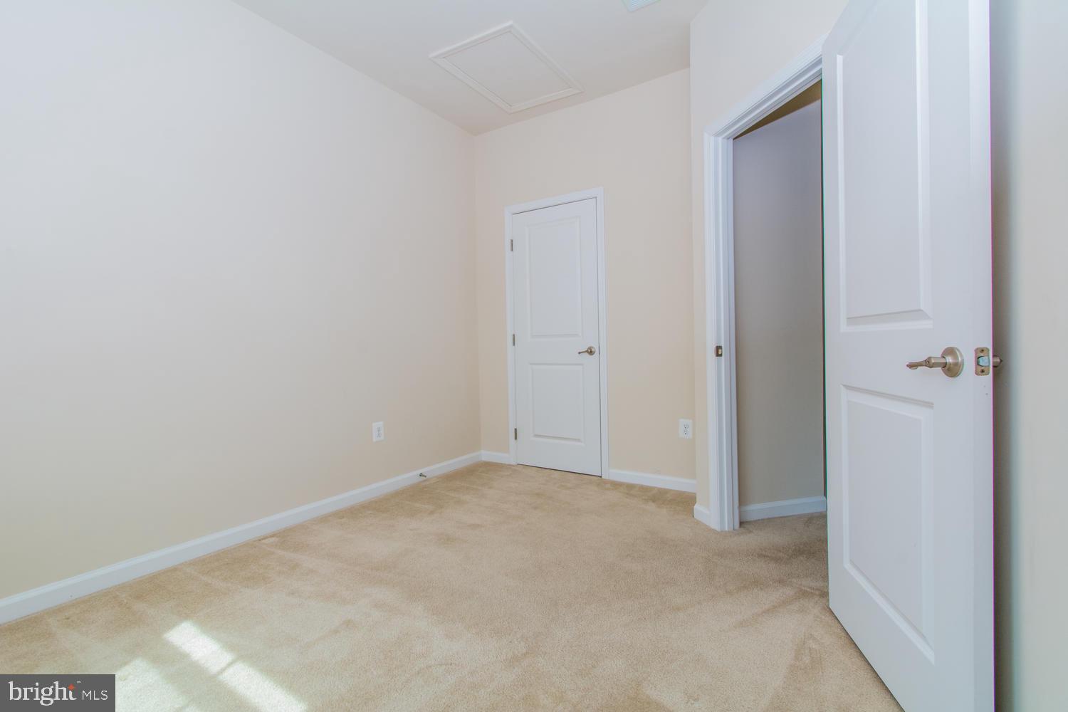 CREEKSIDE VILLAGE AT TANYARD SPRINGS - Residential