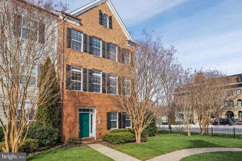 Townhouse For Sale - 7803 Tuckahoe Court<br/> FULTON, MD 20759