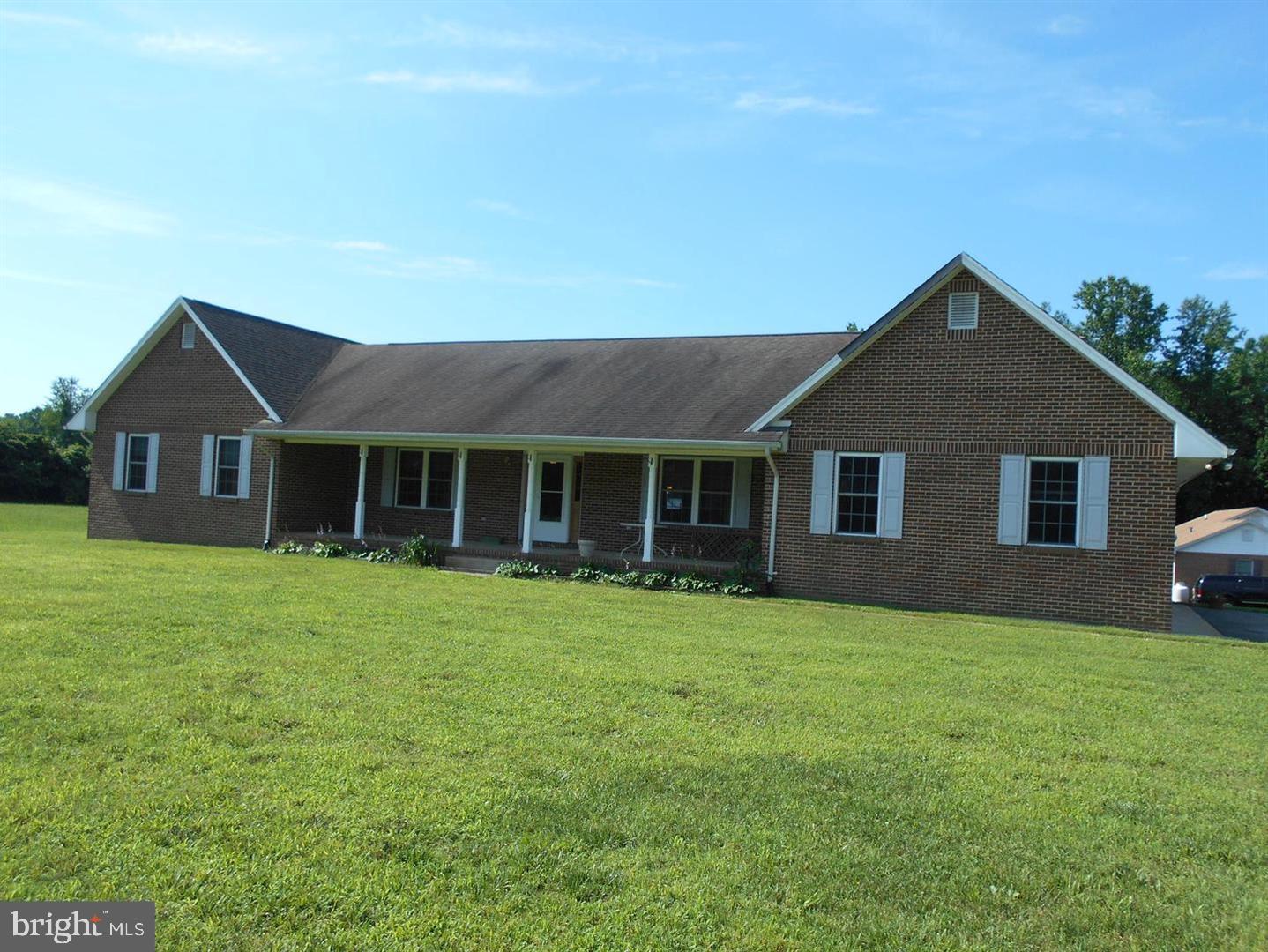 Welcome Home! Beautiful Rancher on 1 Acre – All One Level Living. Don’t miss this lovely 3-bedroom, 2-bathroom rancher situated on a spacious 1-acre lot. This home features an open floor plan with gleaming hardwood floors and a cozy propane gas fireplace in the great room—perfect for relaxing or entertaining.
The kitchen is a chef’s delight with a center island and built-in cooktop, offering both style and functionality. Freshly painted throughout with brand new carpeting in all bedrooms for a move-in-ready feel. Step out onto the back deck—ideal for enjoying morning coffee, hosting summer barbecues, or simply taking in the peaceful views. Convenient laundry room located just off the Kitchen. Side-load garage with handicap-accessible ramp. Generous unfinished basement for extra storage or future expansion. Sorry no pets with this one.
Please note: No pets permitted.