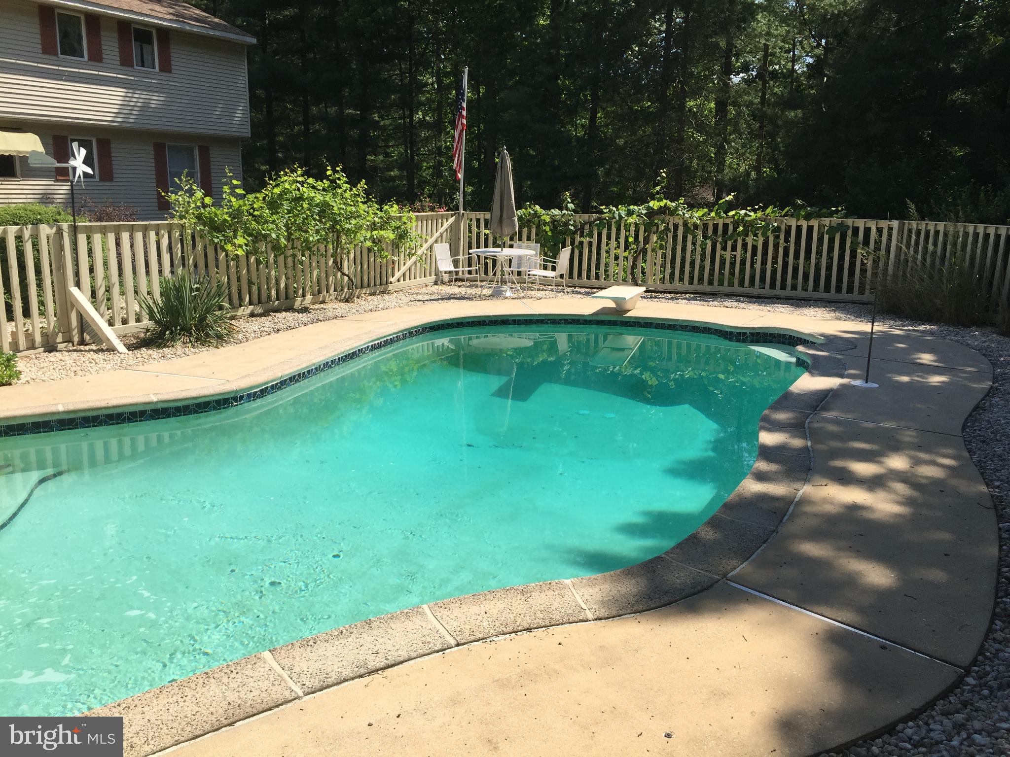 WOODCREST SHORES - Residential