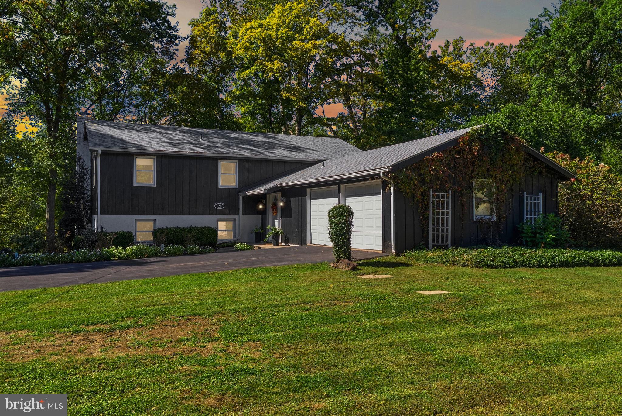 4822 PERKIOMEN CREEK ROAD