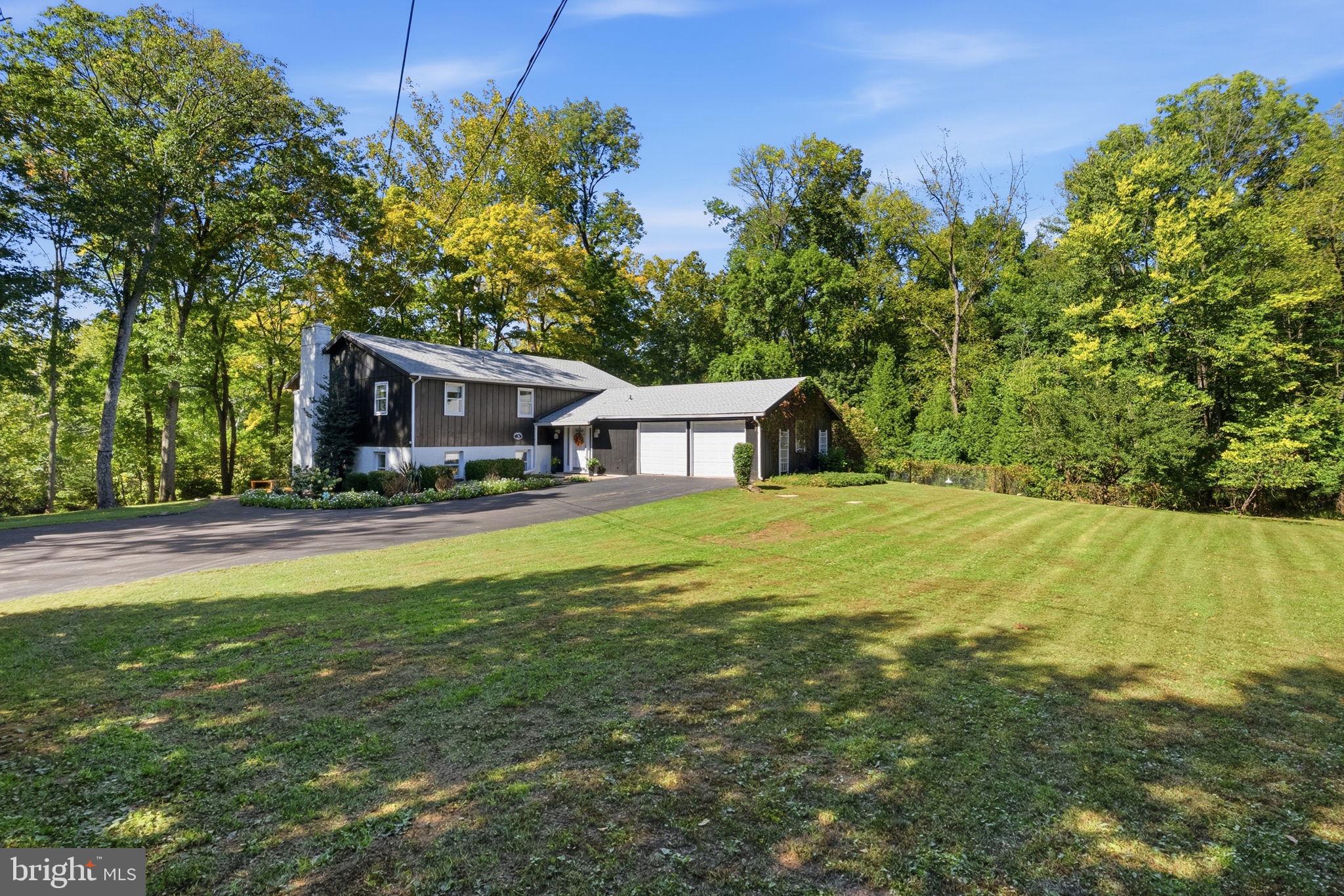 4822 PERKIOMEN CREEK ROAD