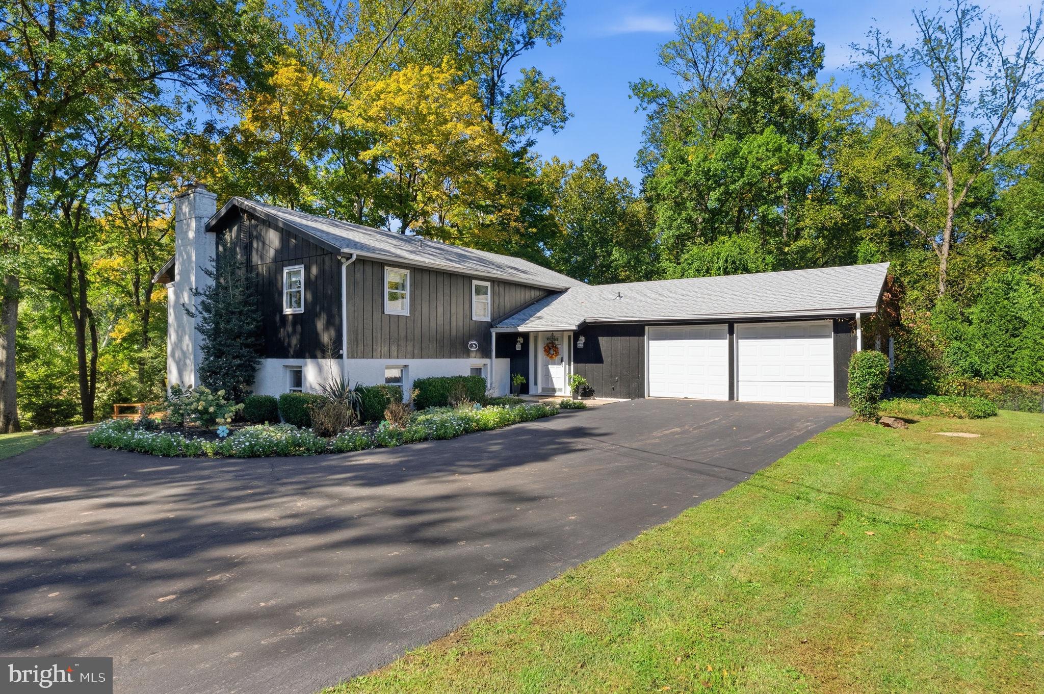 4822 PERKIOMEN CREEK ROAD