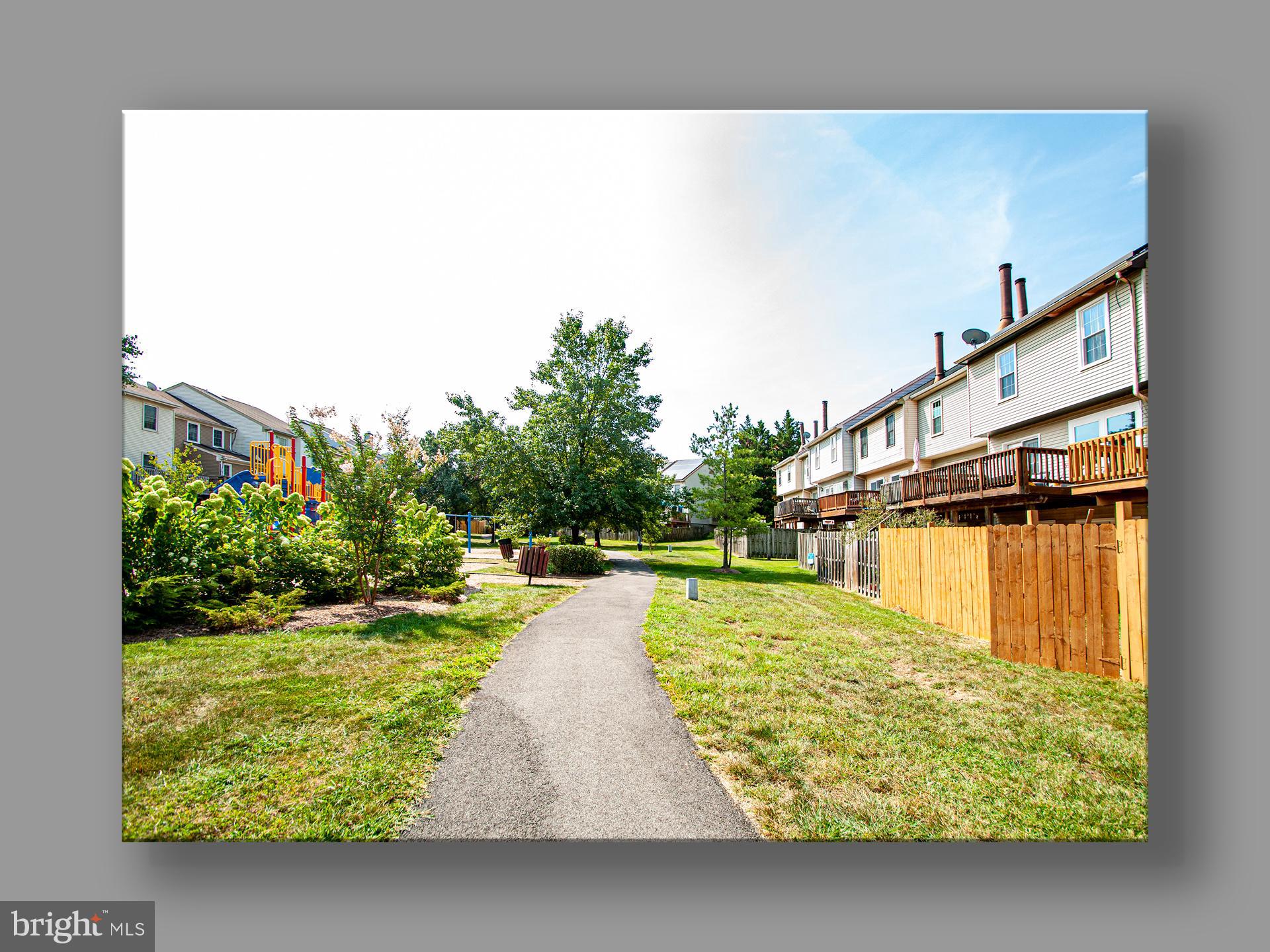 LAUREL LAKES - Residential