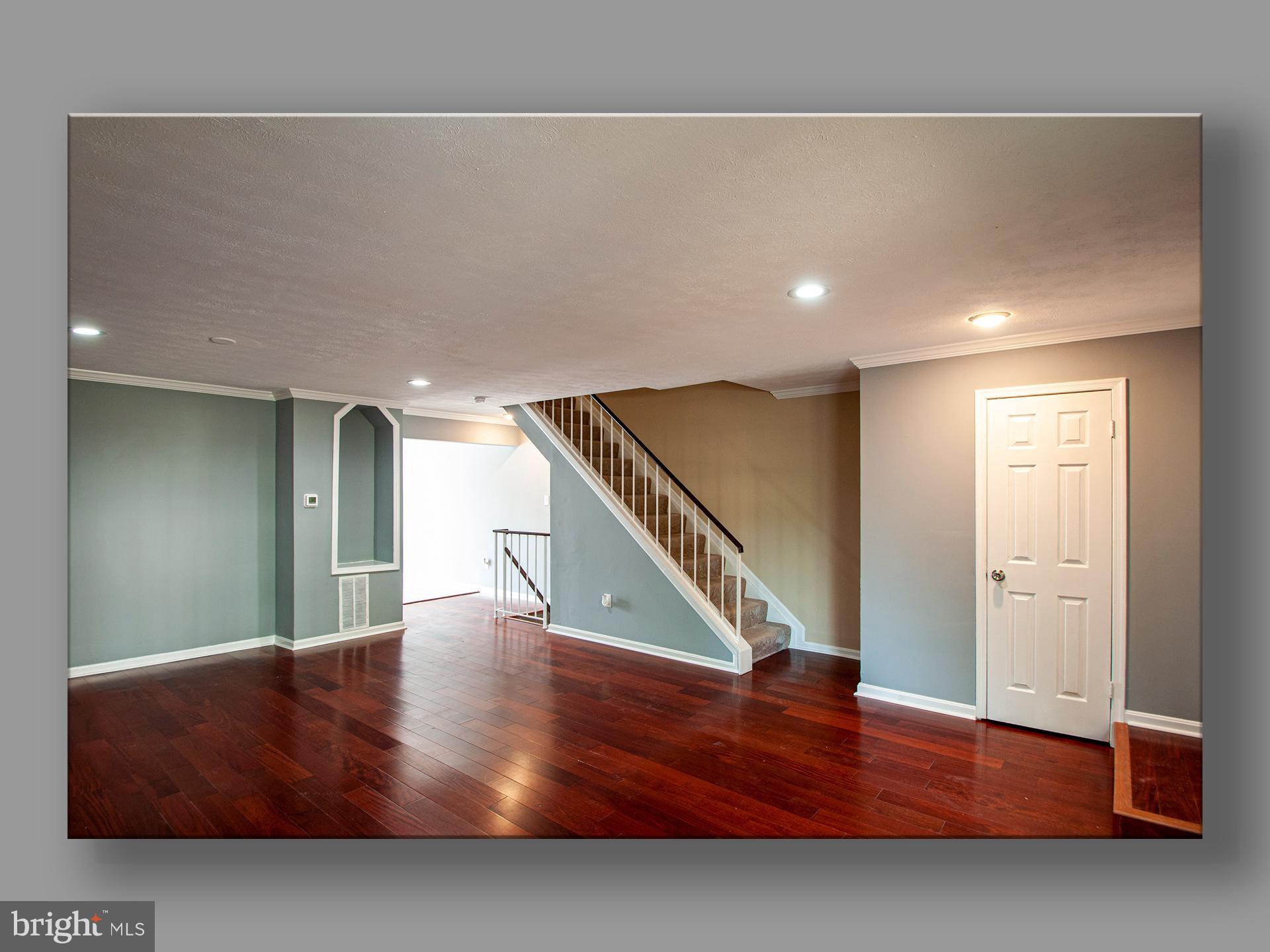 LAUREL LAKES - Residential