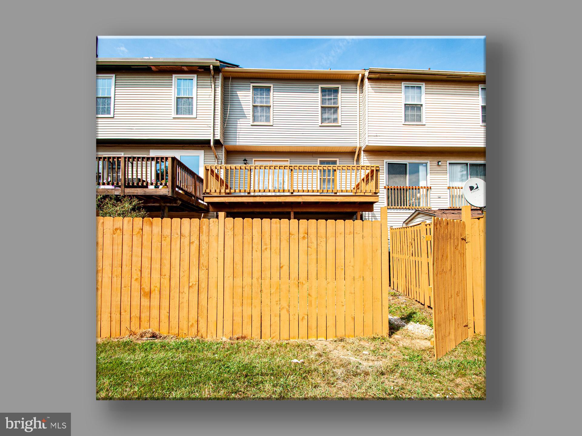 LAUREL LAKES - Residential