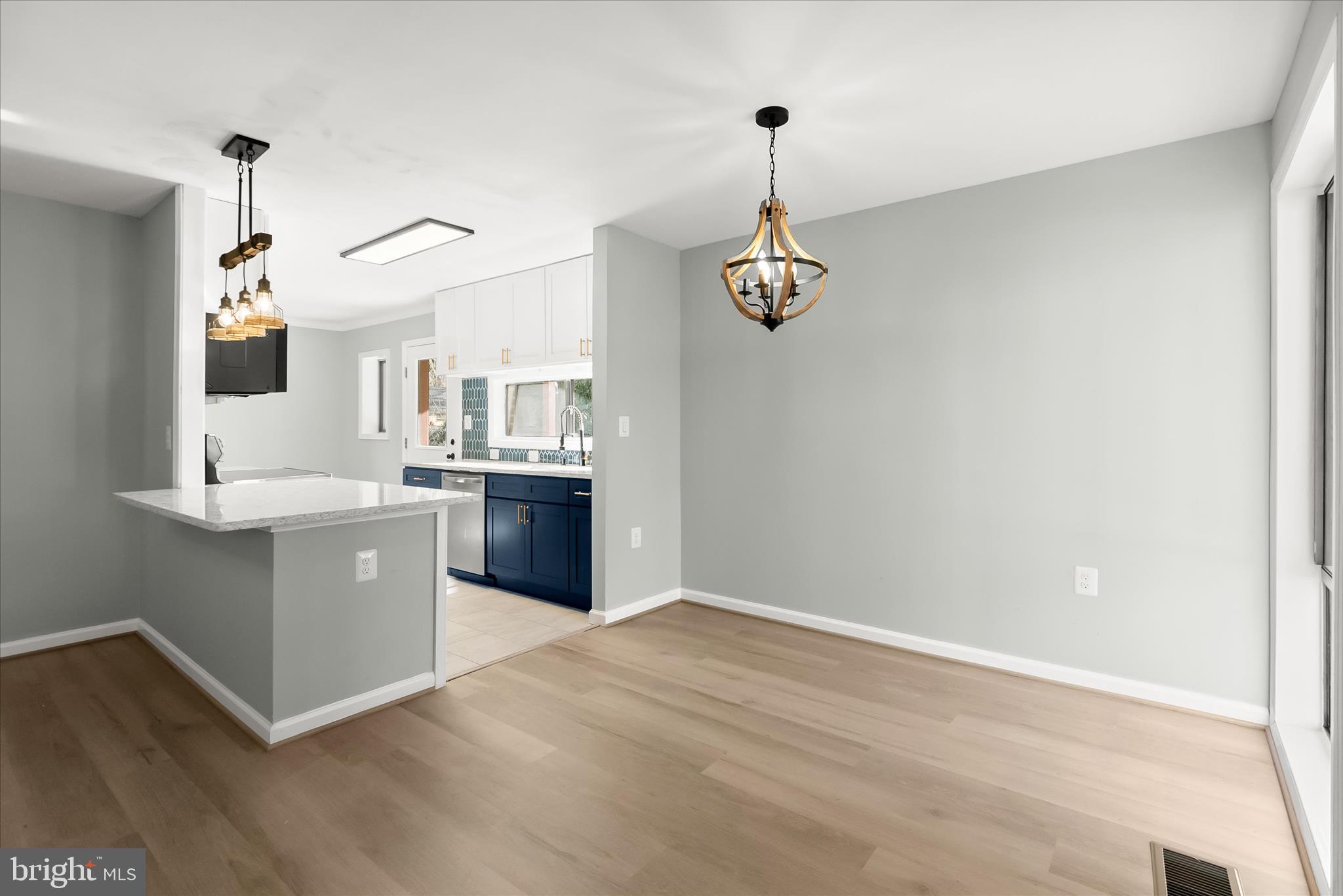 VILLAGE OF OAKLAND MILLS - Residential