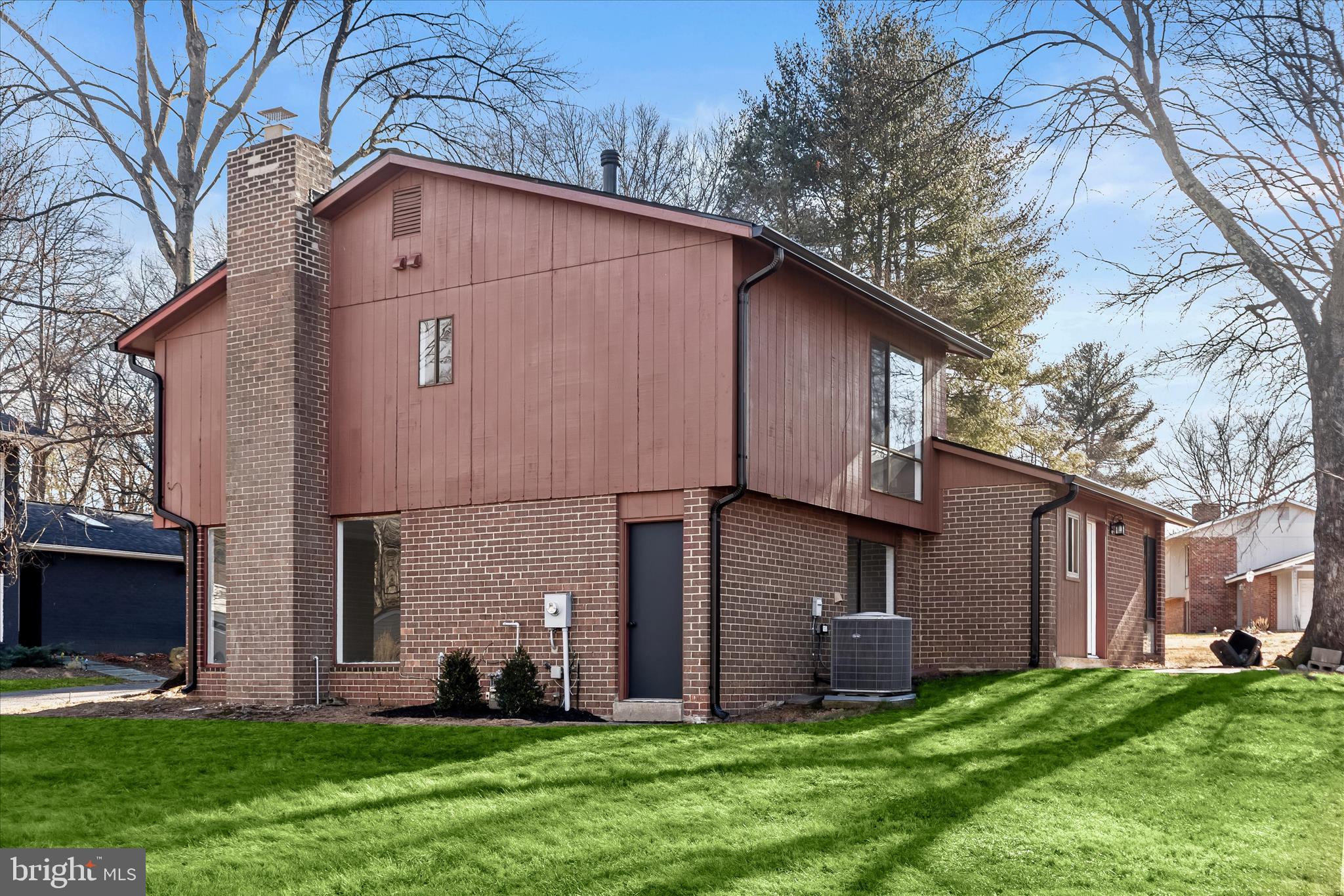 VILLAGE OF OAKLAND MILLS - Residential