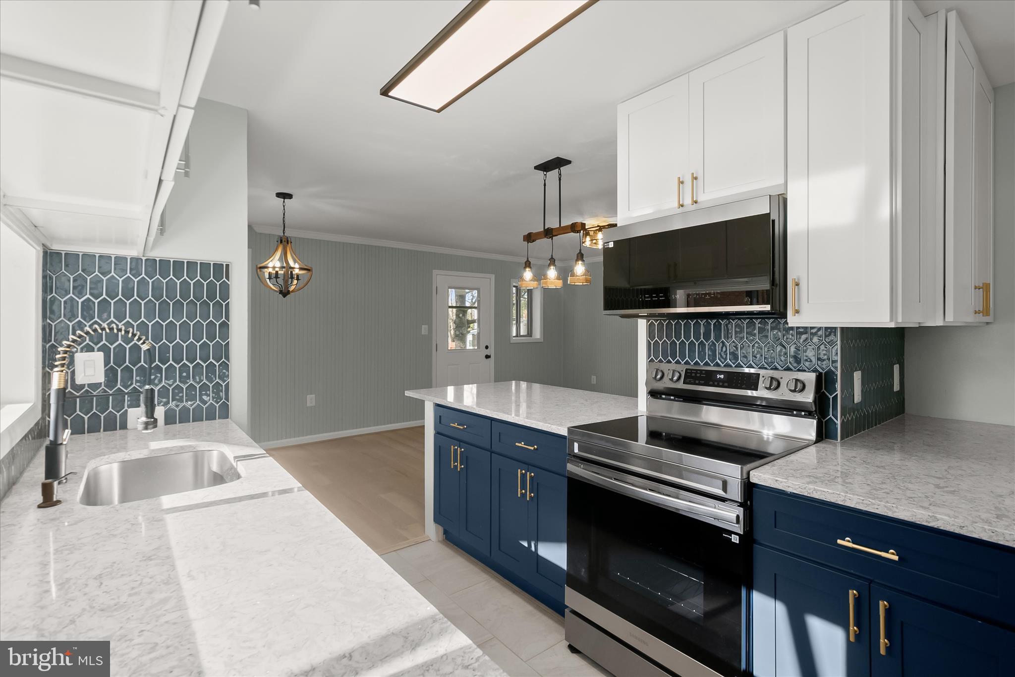 VILLAGE OF OAKLAND MILLS - Residential