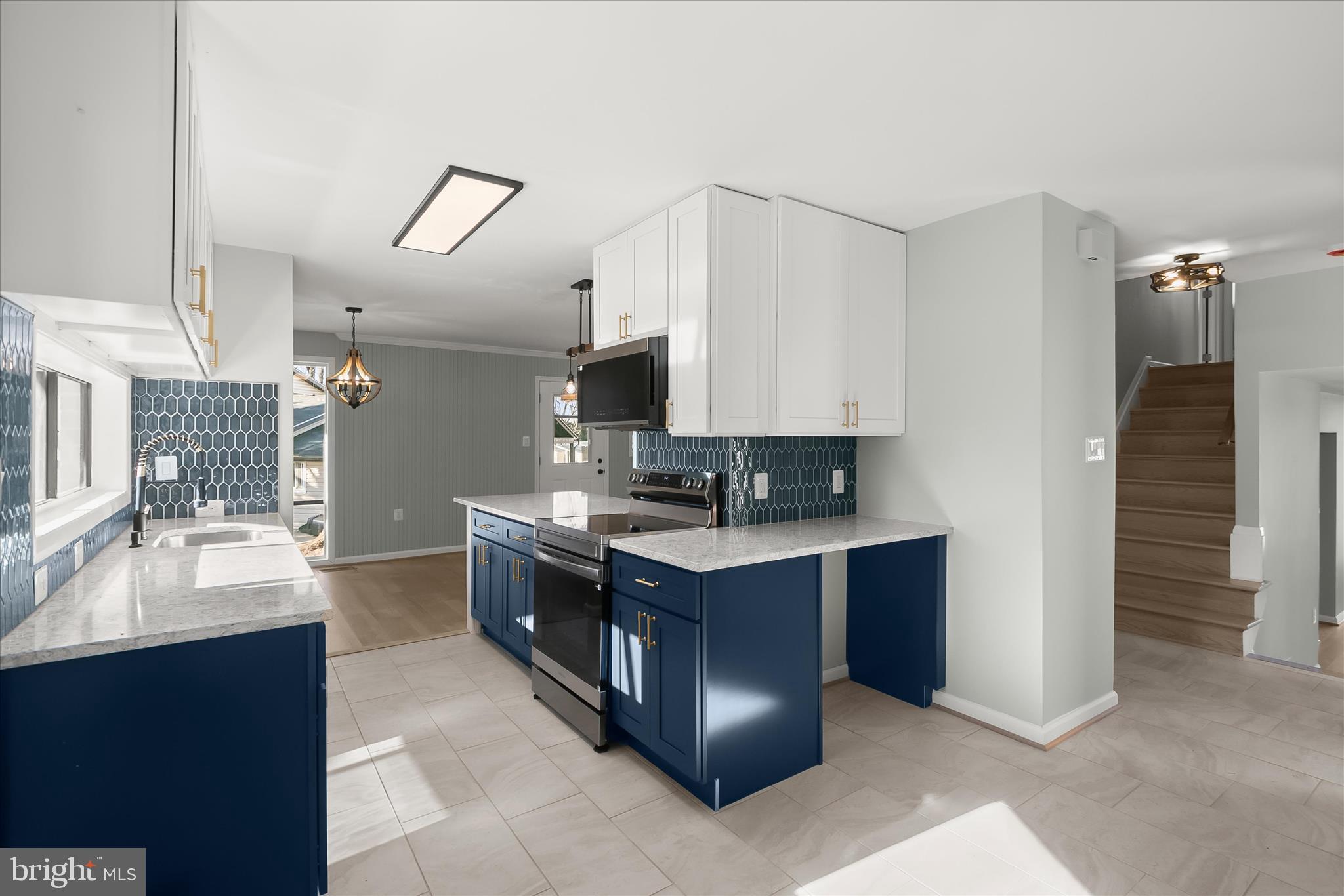 VILLAGE OF OAKLAND MILLS - Residential