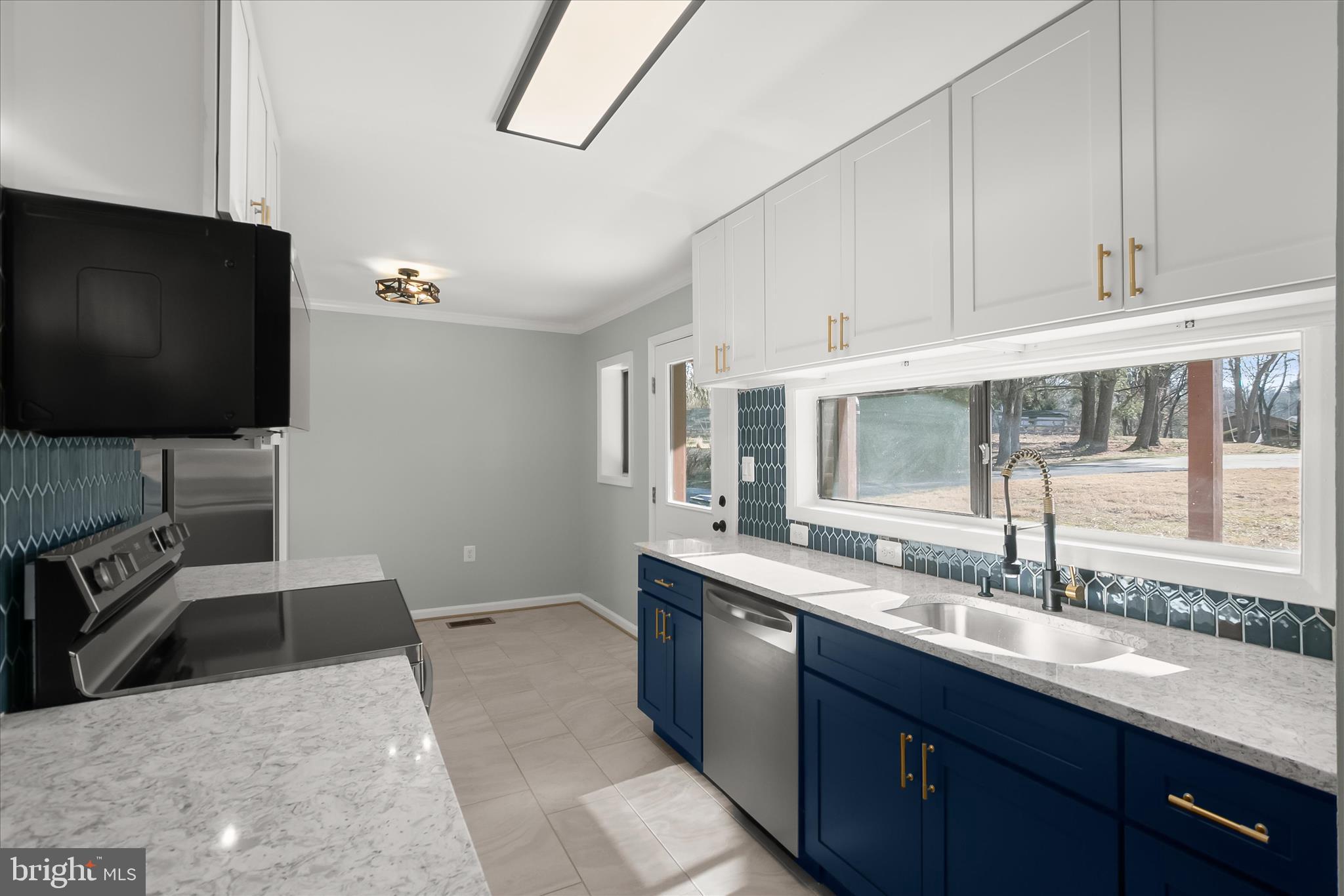 VILLAGE OF OAKLAND MILLS - Residential