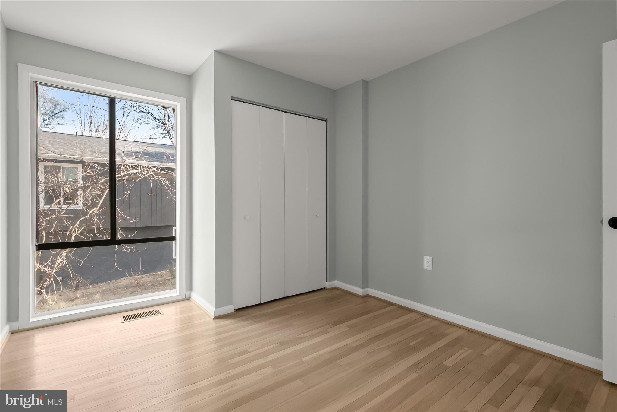 VILLAGE OF OAKLAND MILLS - Residential