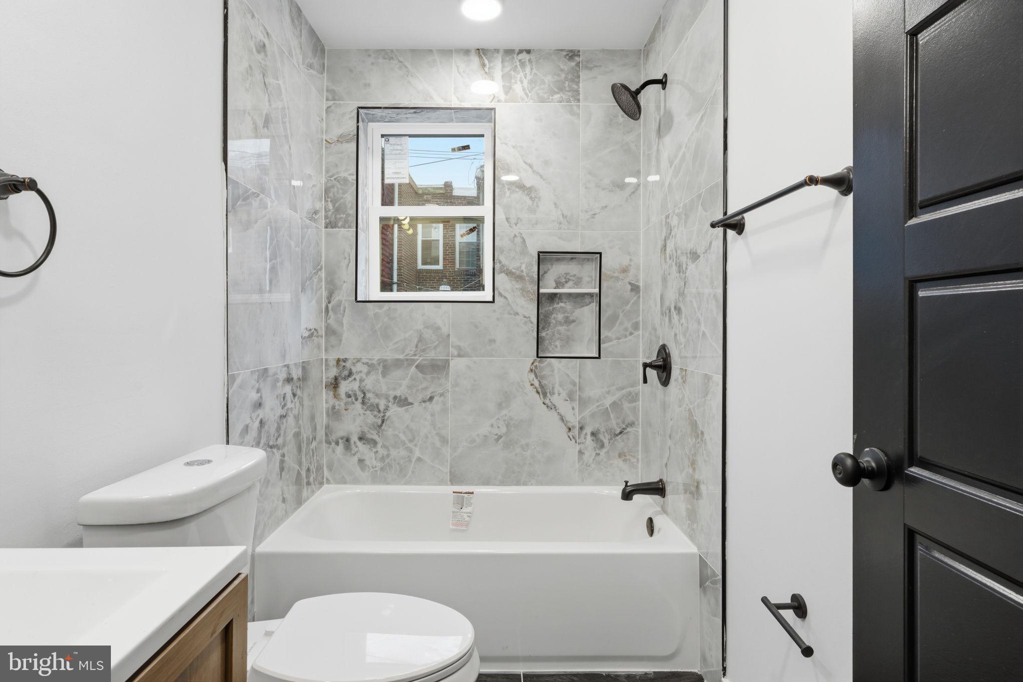 ELMWOOD PARK - Residential Income