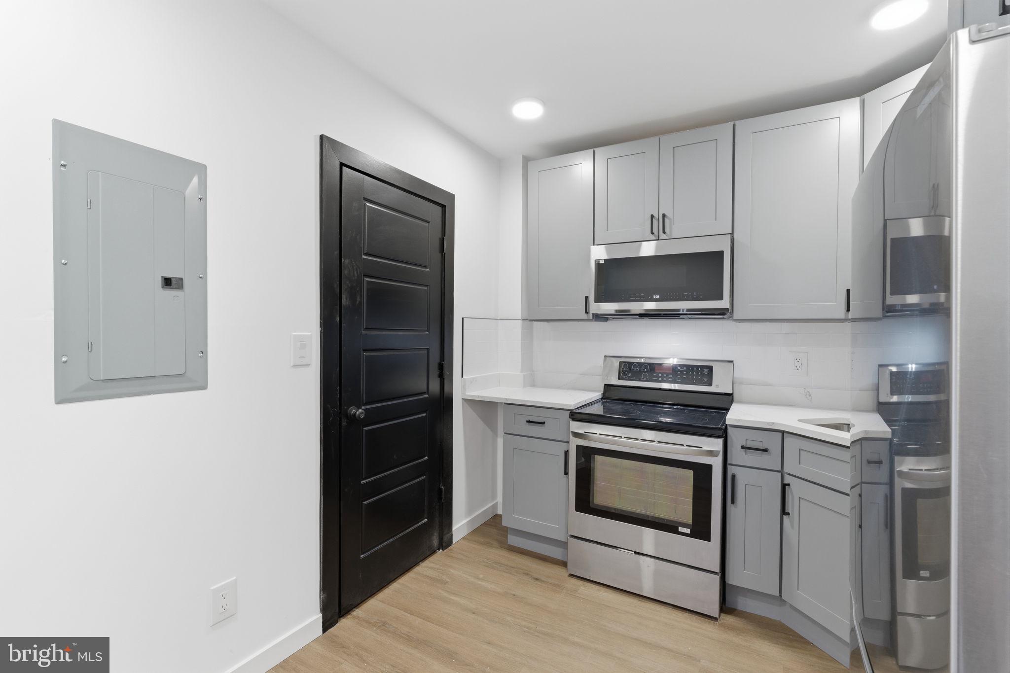 ELMWOOD PARK - Residential Income