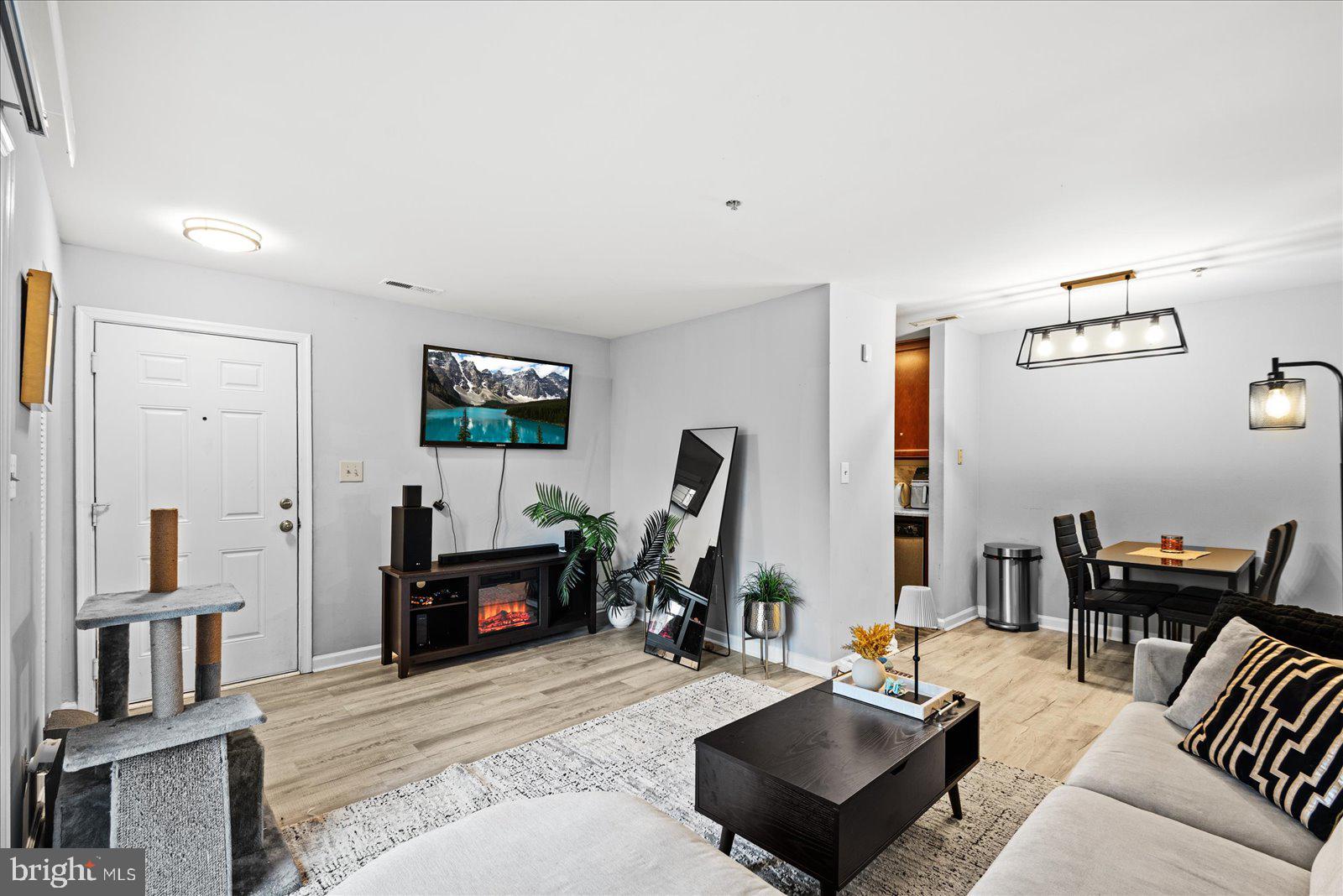 CARRIAGE POINTE AT AQUIA - Residential