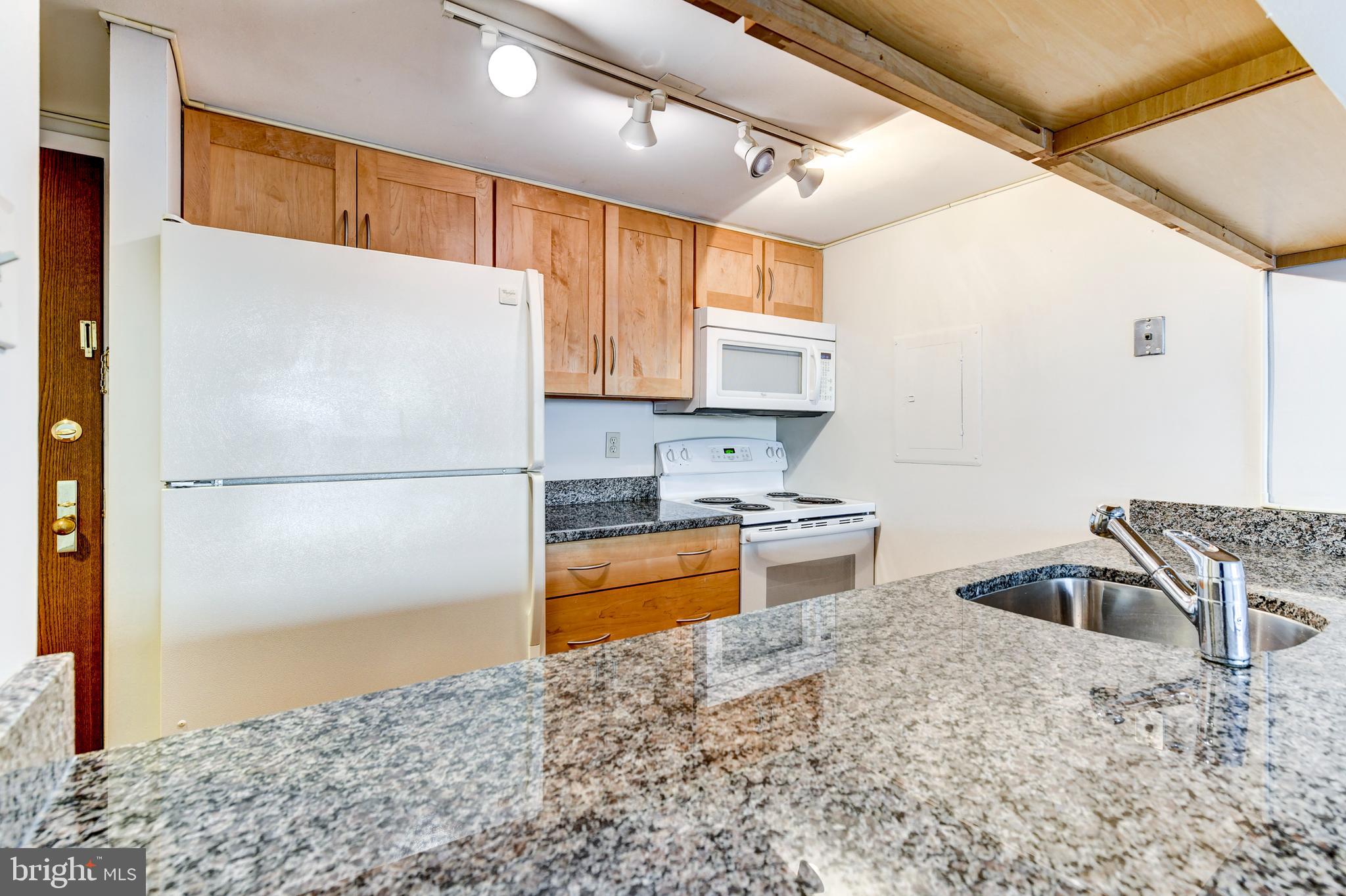 NORTH CLEVELAND PARK - Residential Lease