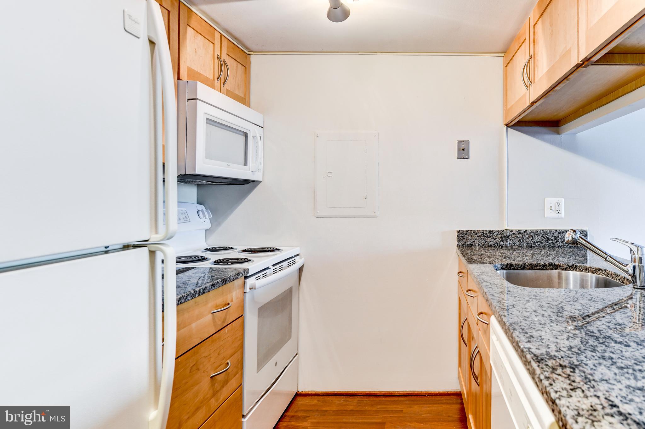 NORTH CLEVELAND PARK - Residential Lease