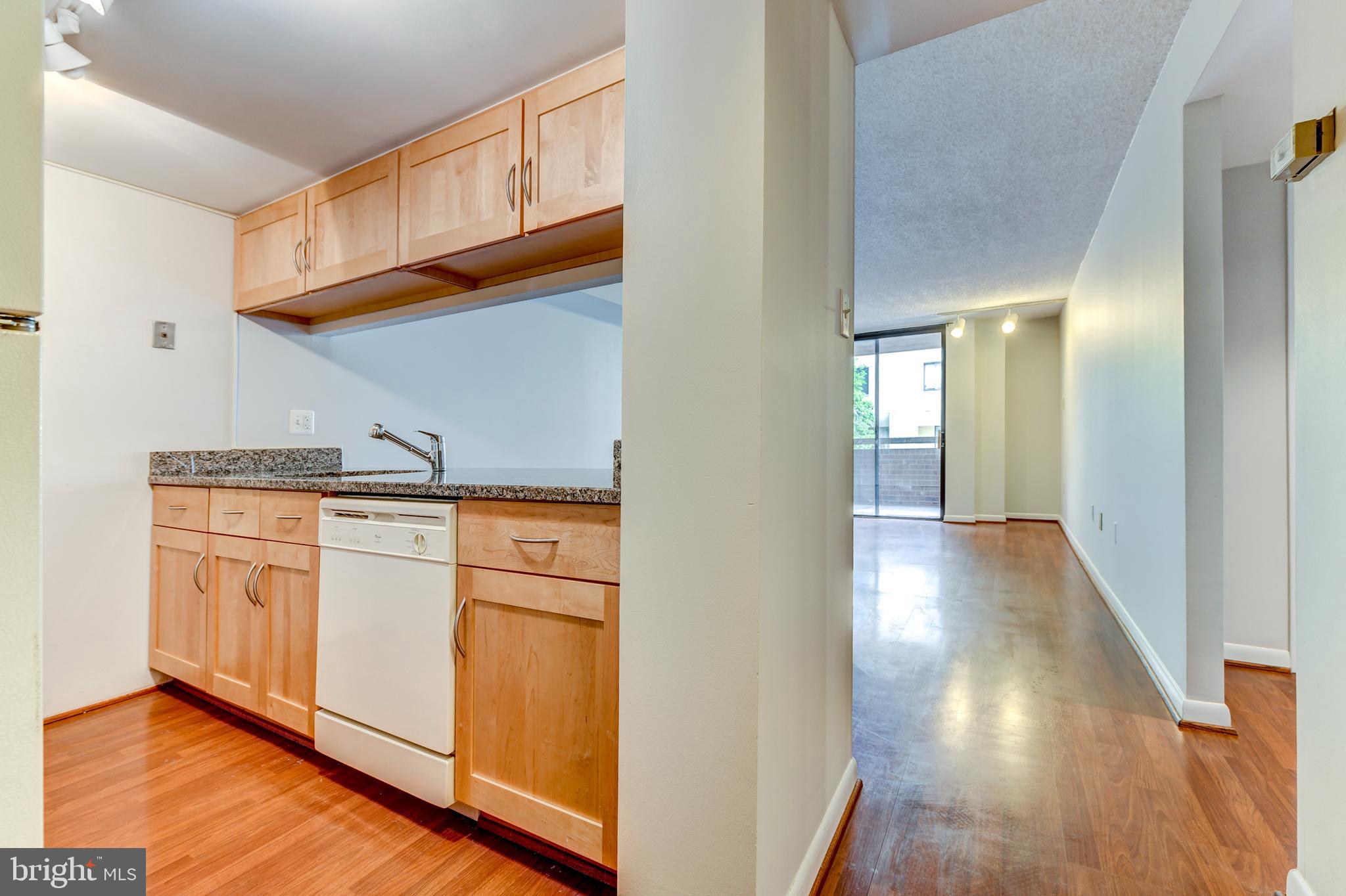 NORTH CLEVELAND PARK - Residential Lease