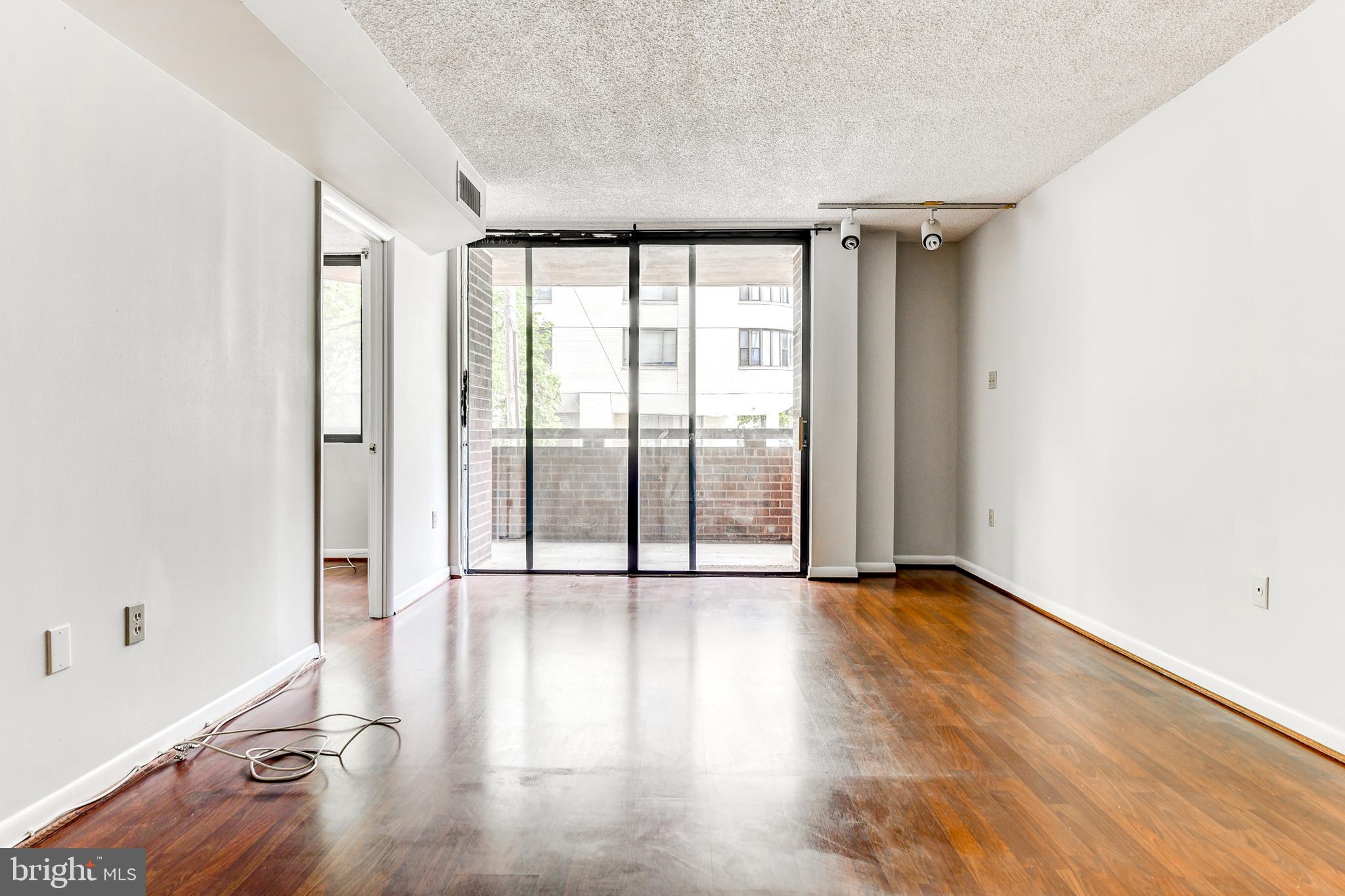NORTH CLEVELAND PARK - Residential Lease