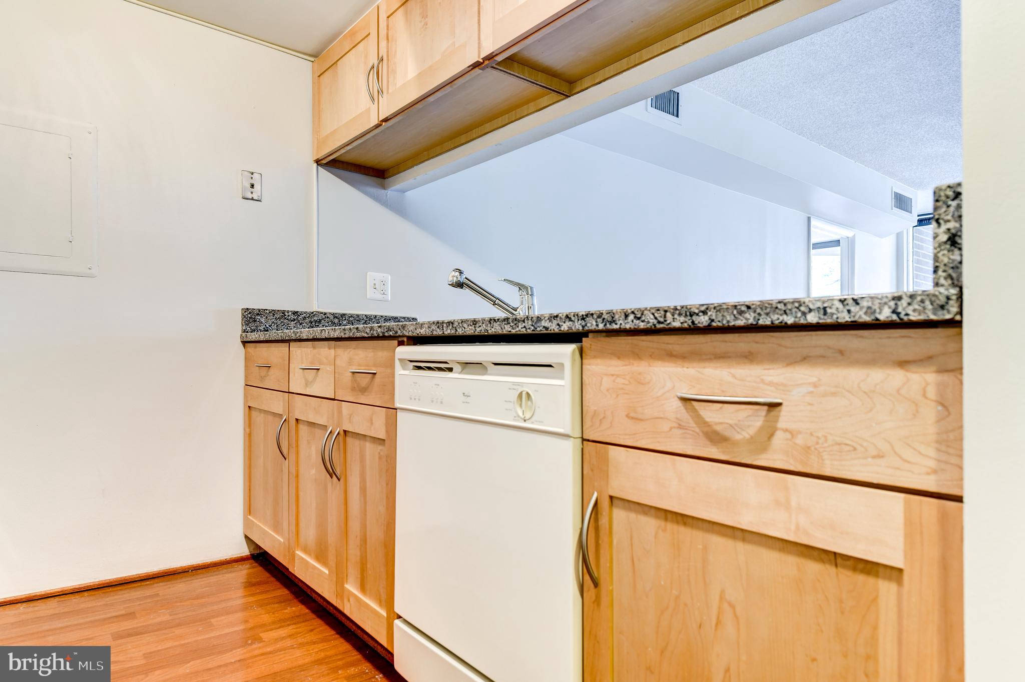 NORTH CLEVELAND PARK - Residential Lease
