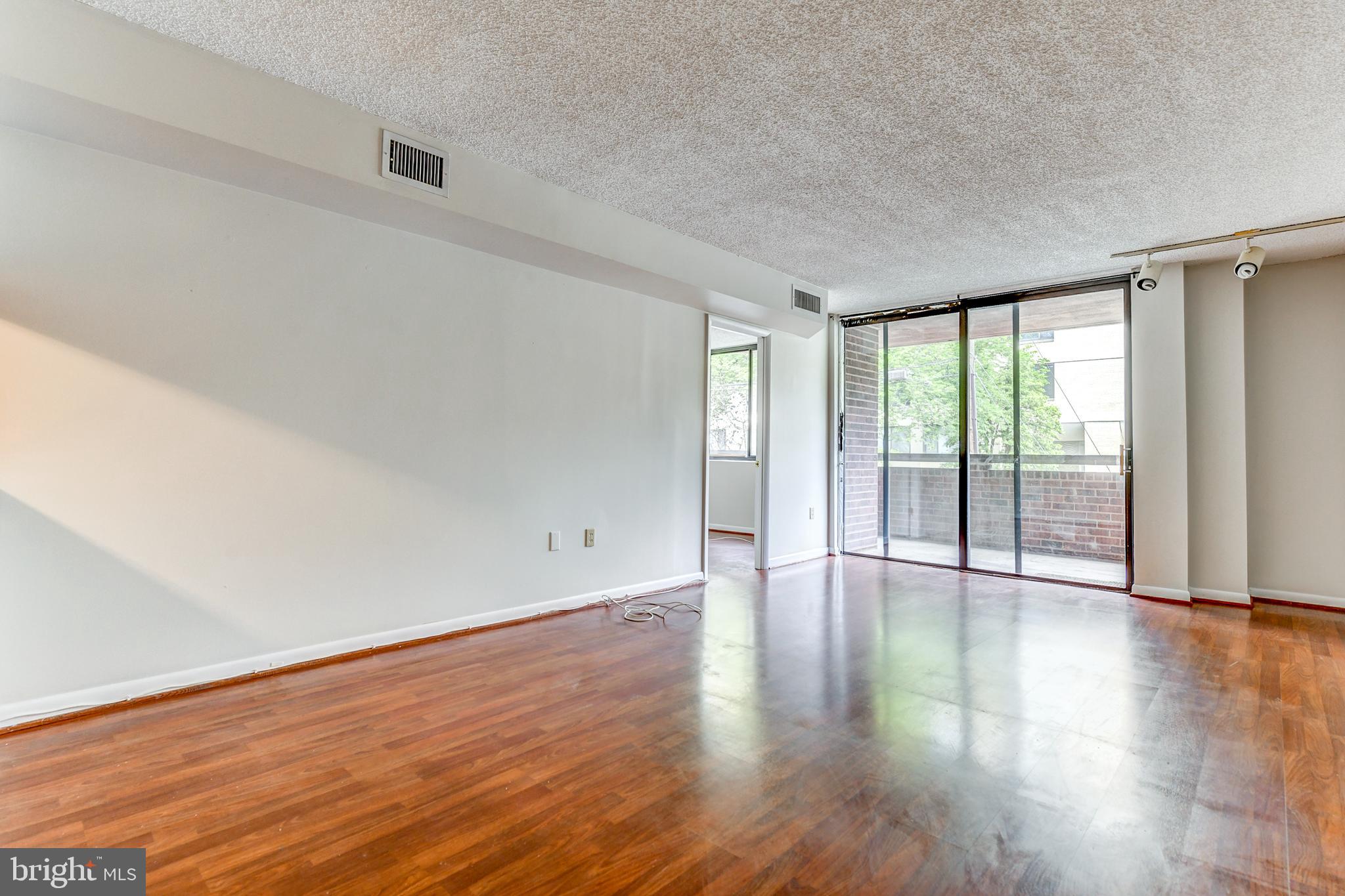 NORTH CLEVELAND PARK - Residential Lease