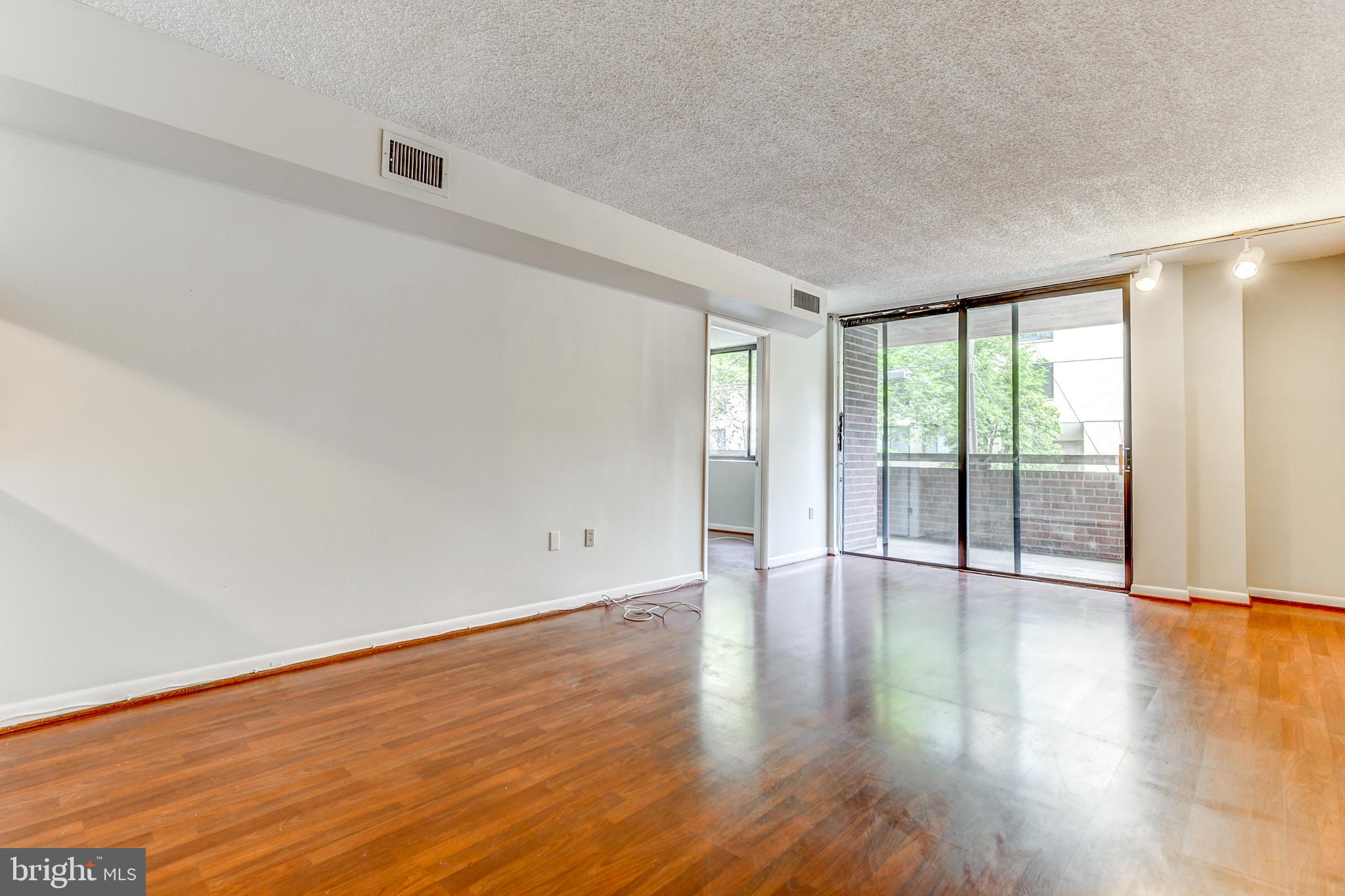 NORTH CLEVELAND PARK - Residential Lease