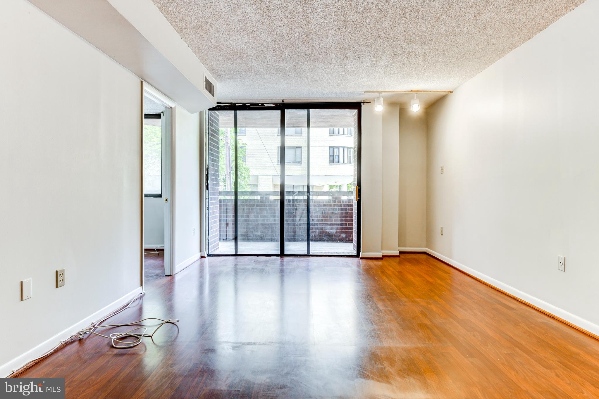 NORTH CLEVELAND PARK - Residential Lease
