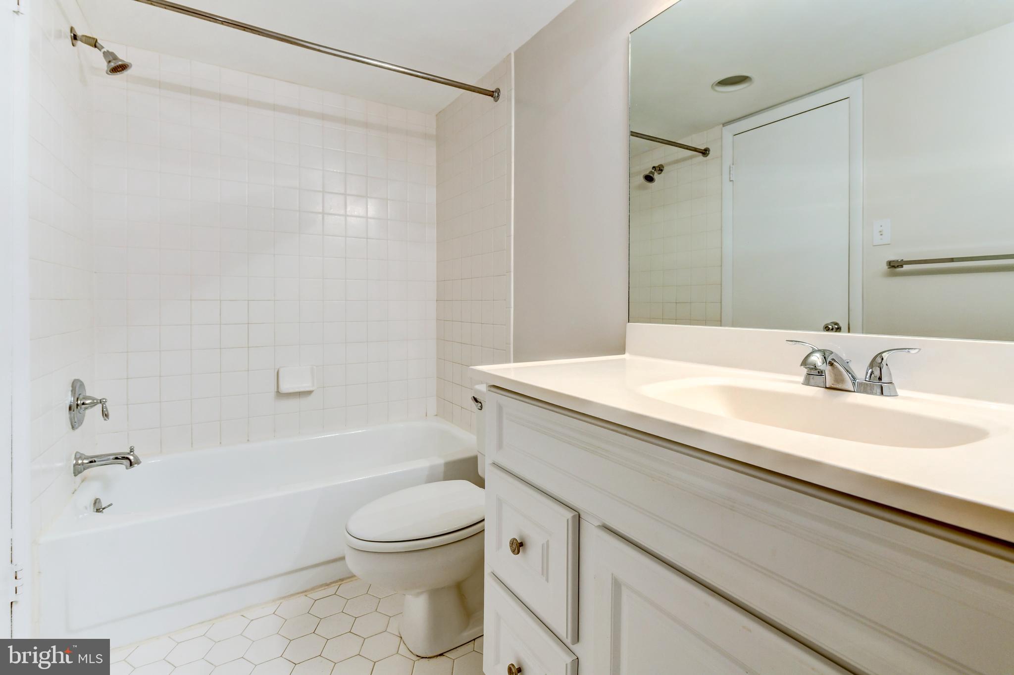 NORTH CLEVELAND PARK - Residential Lease