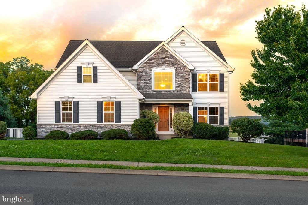 Photo of 71 Summerlyn Drive, EPHRATA, PA 17522 (MLS # PALA2094102)