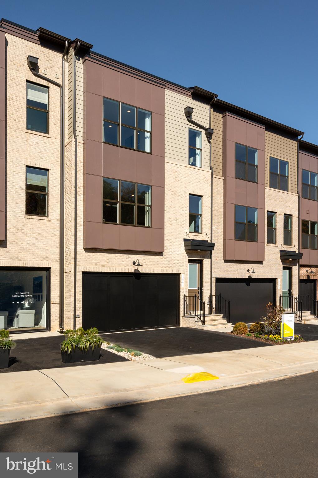1611 FELLOWSHIP SQUARE