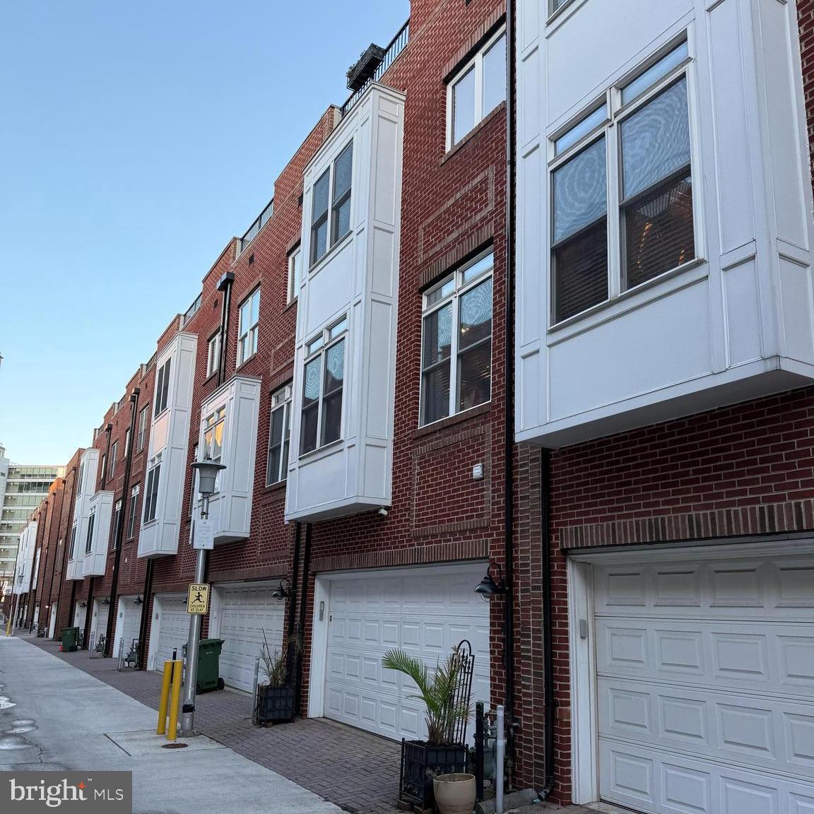 MCHENRY POINTE - Residential